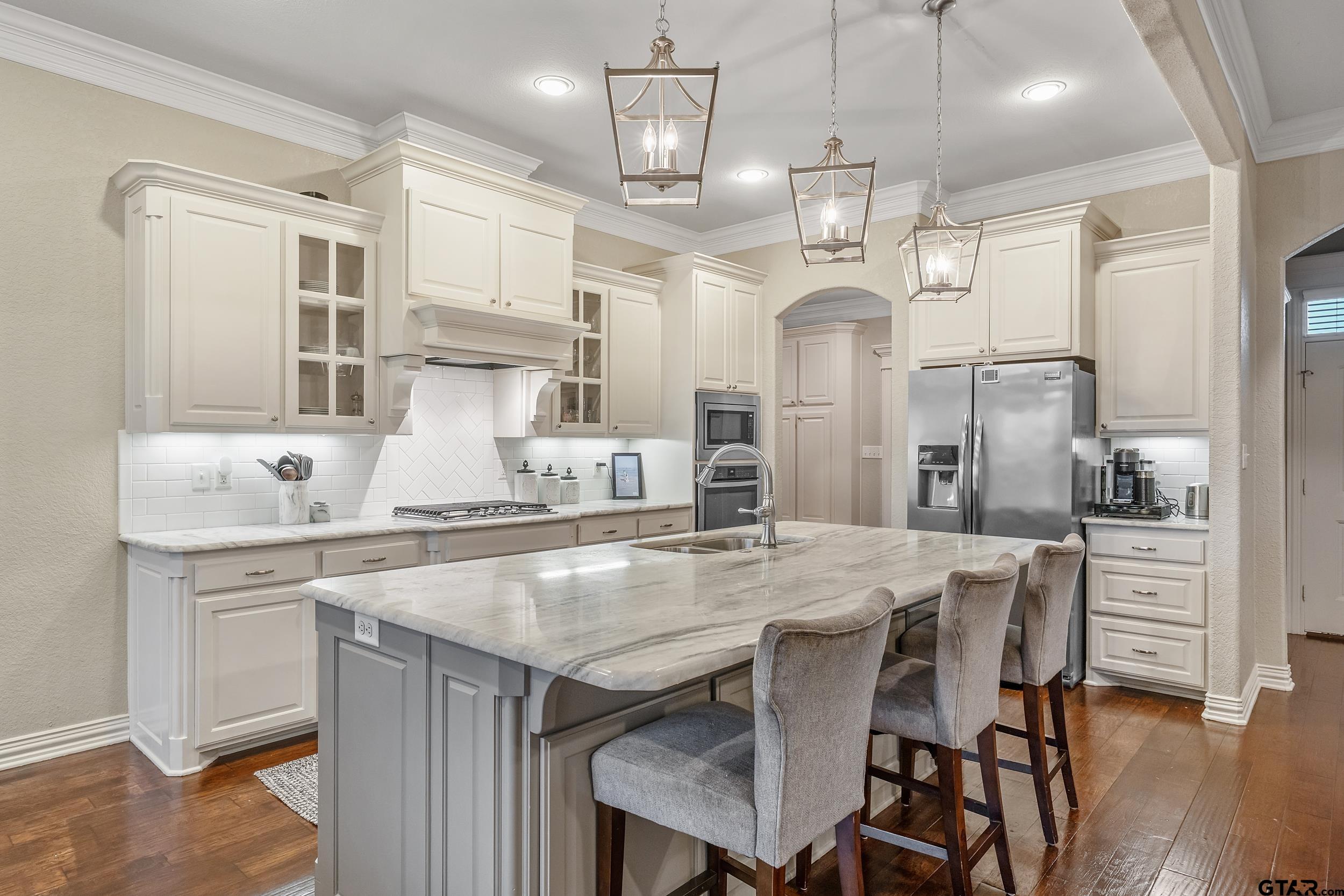 202 Sunnys Halo Blvd