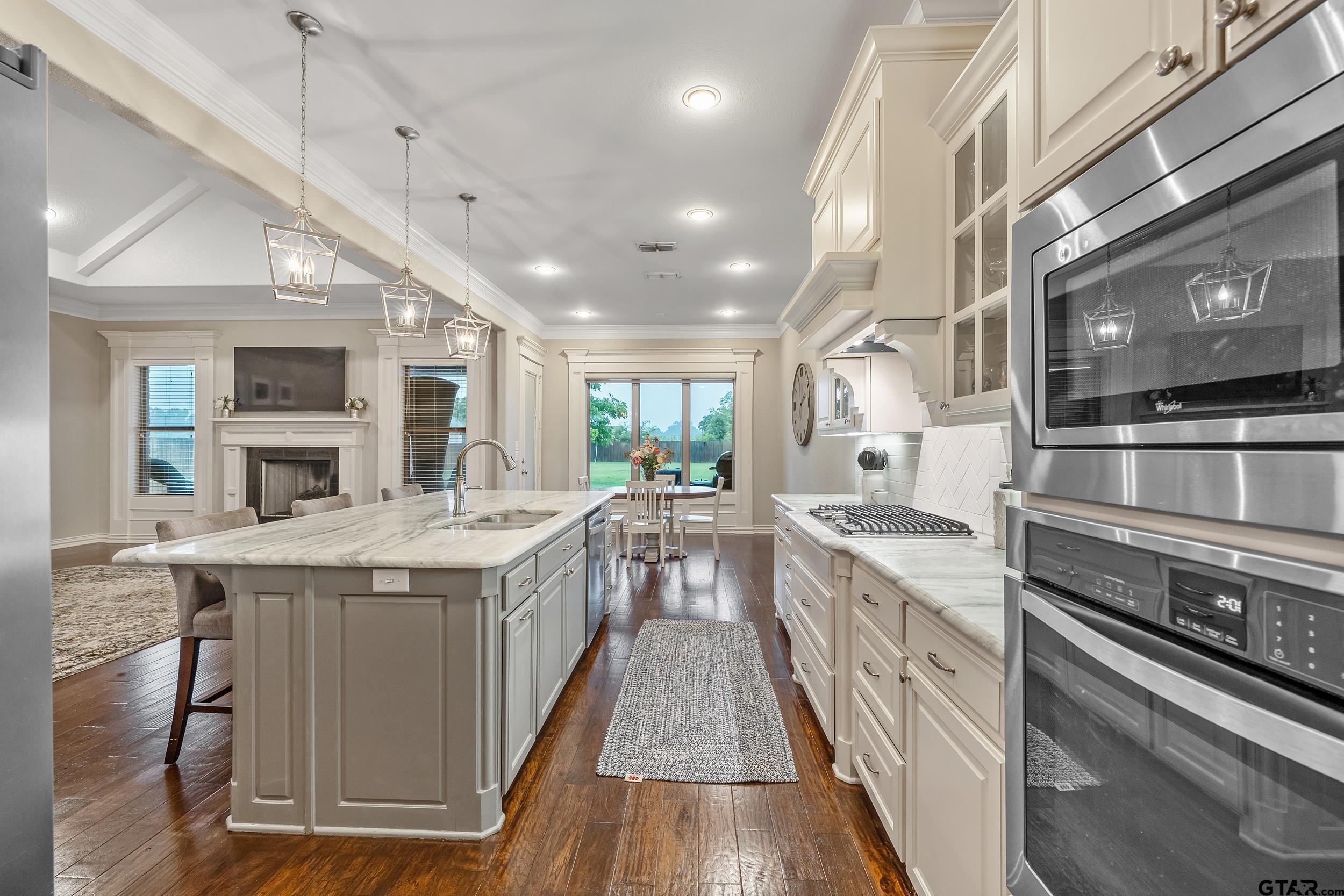 202 Sunnys Halo Blvd