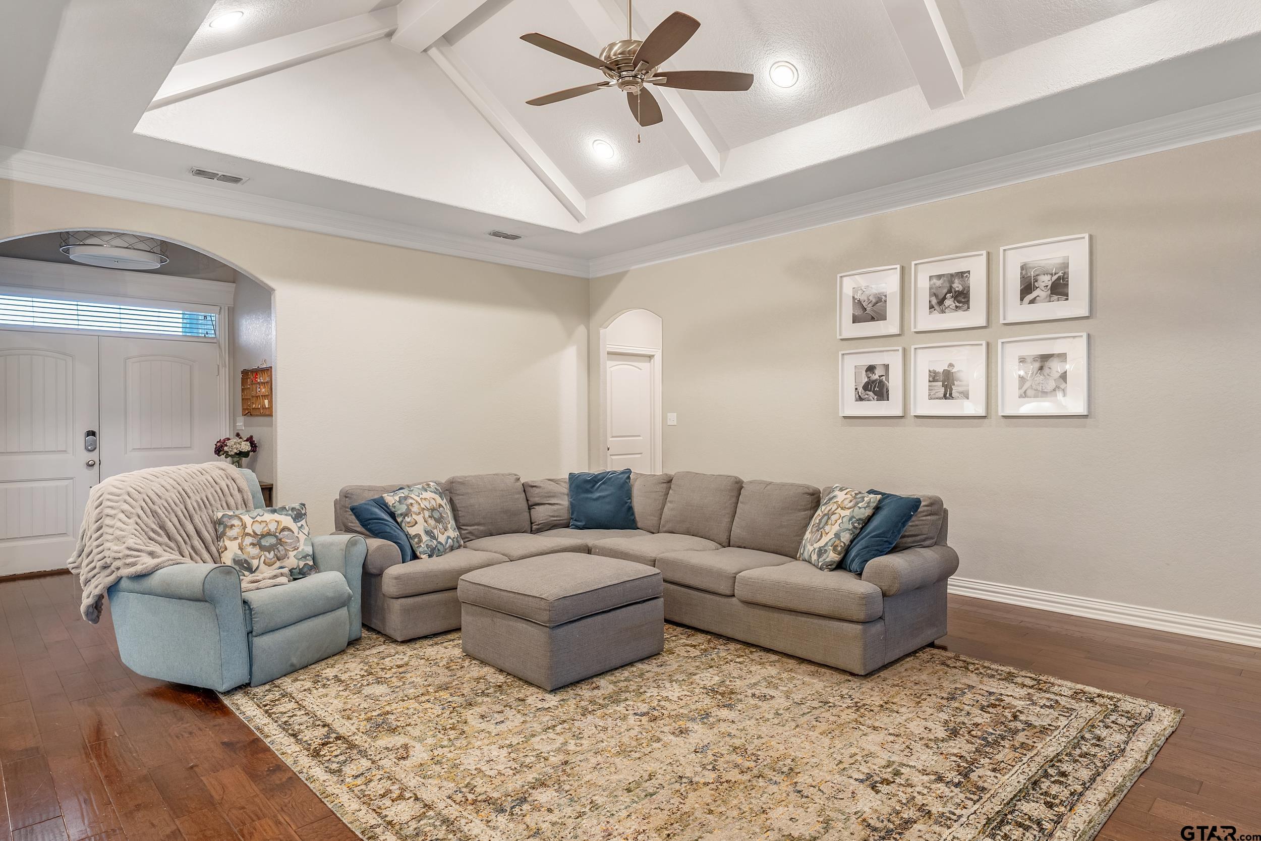 202 Sunnys Halo Blvd