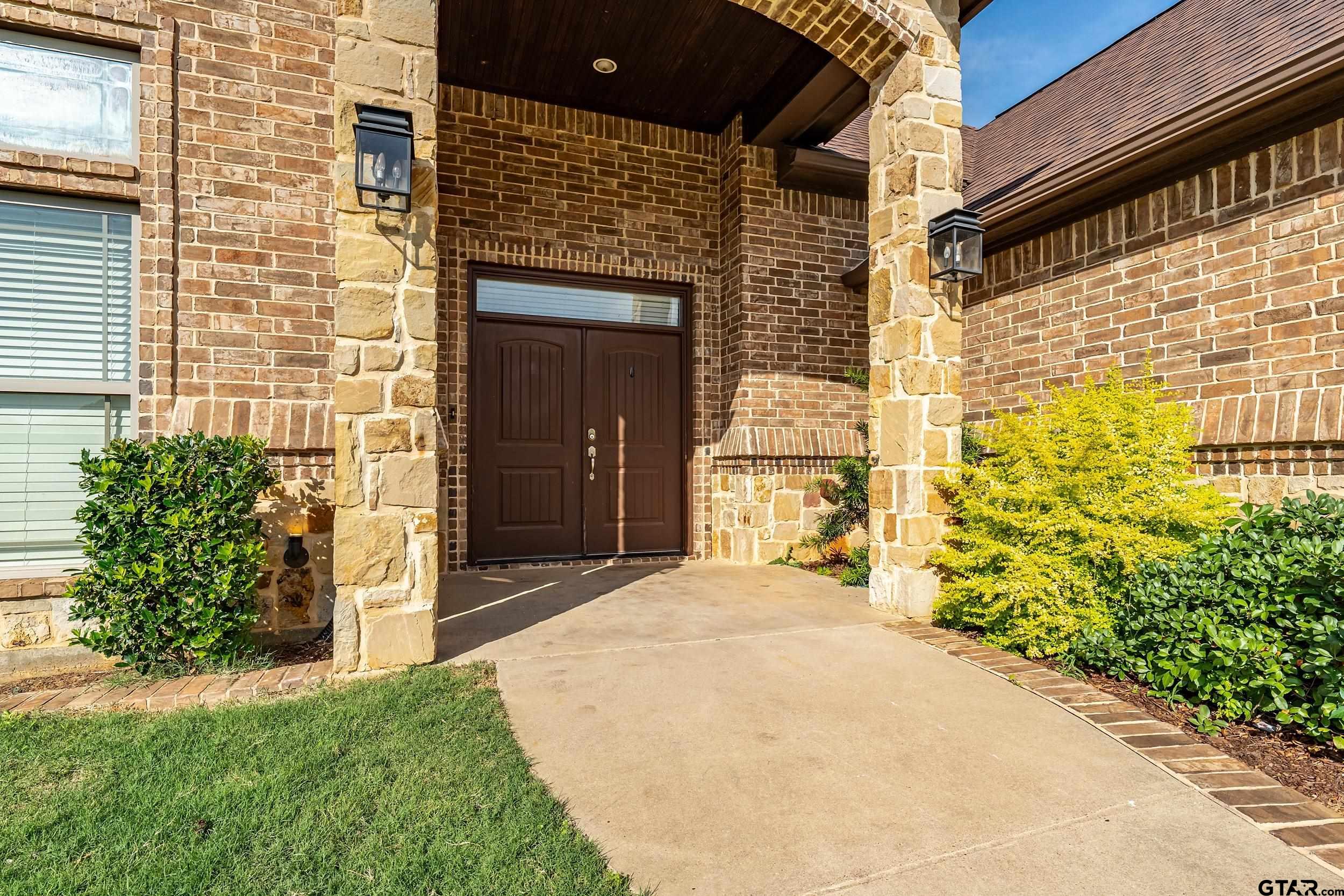 202 Sunnys Halo Blvd