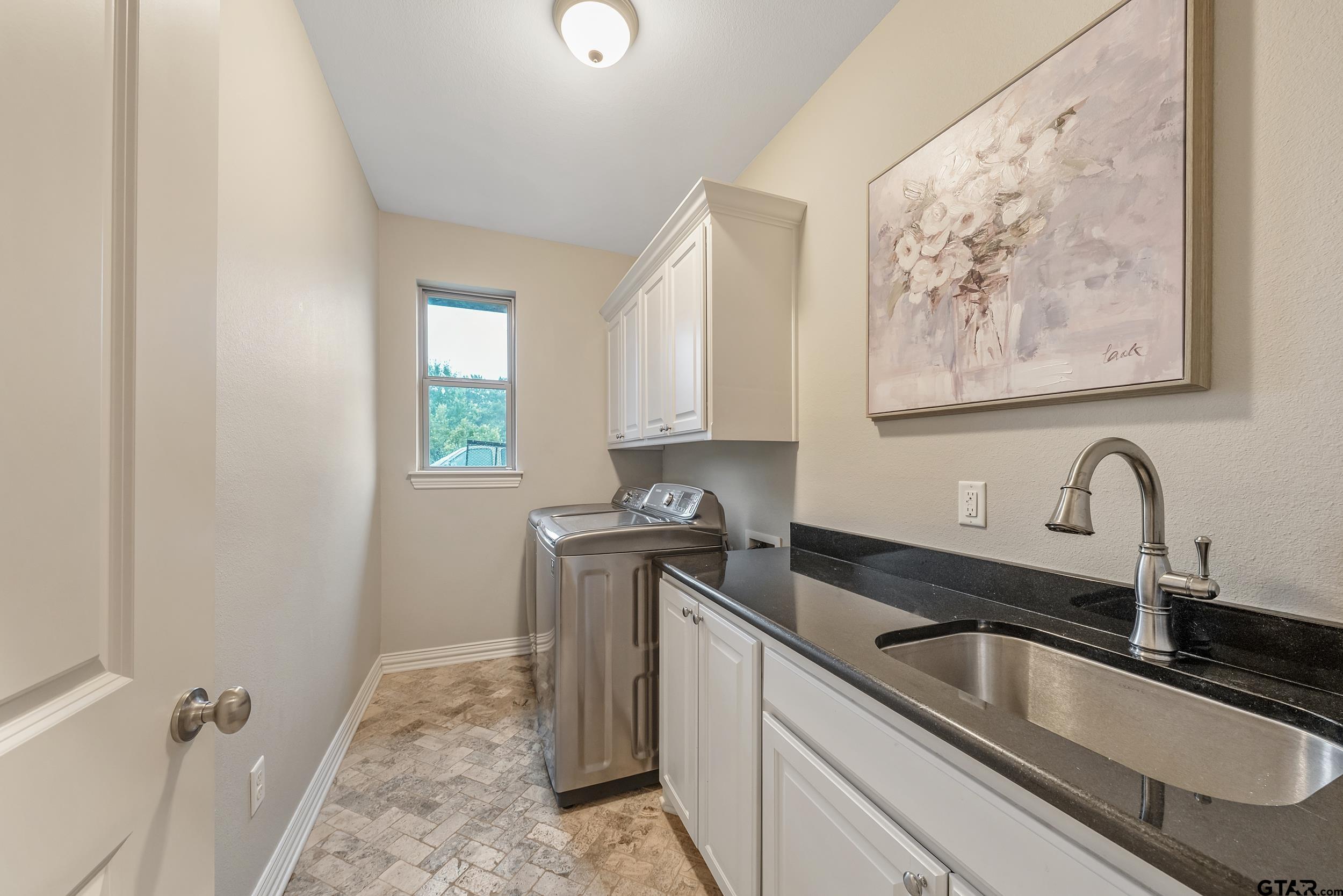 202 Sunnys Halo Blvd