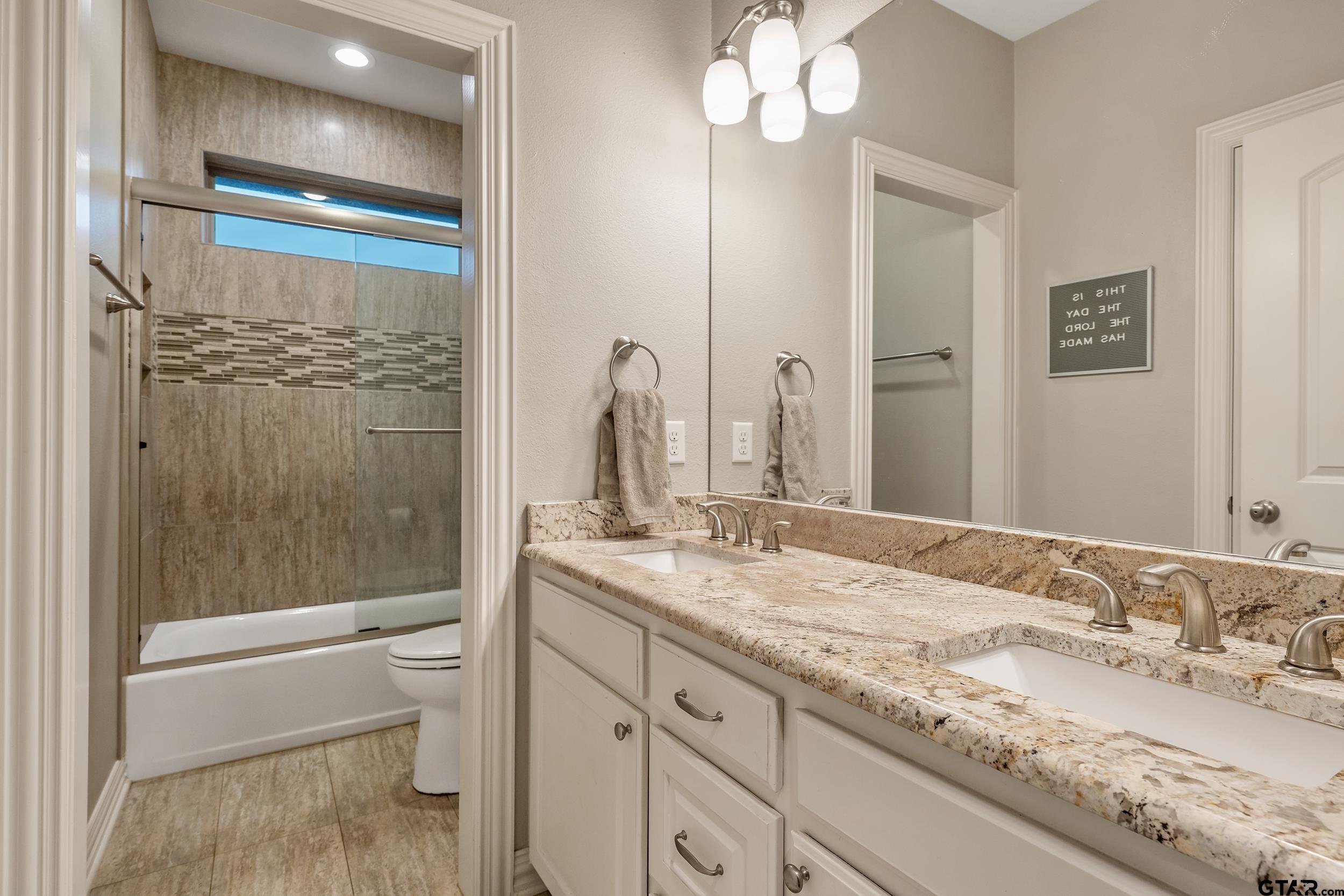 202 Sunnys Halo Blvd