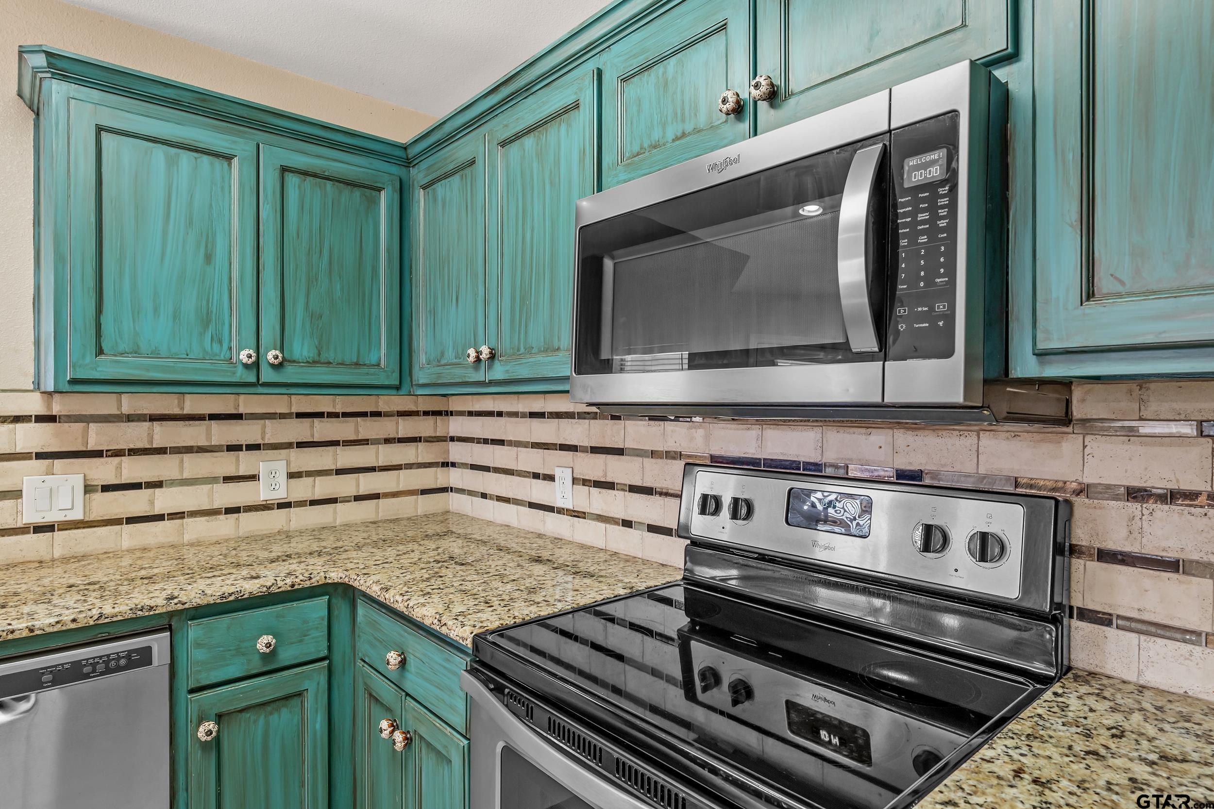 411 Amanda Ct