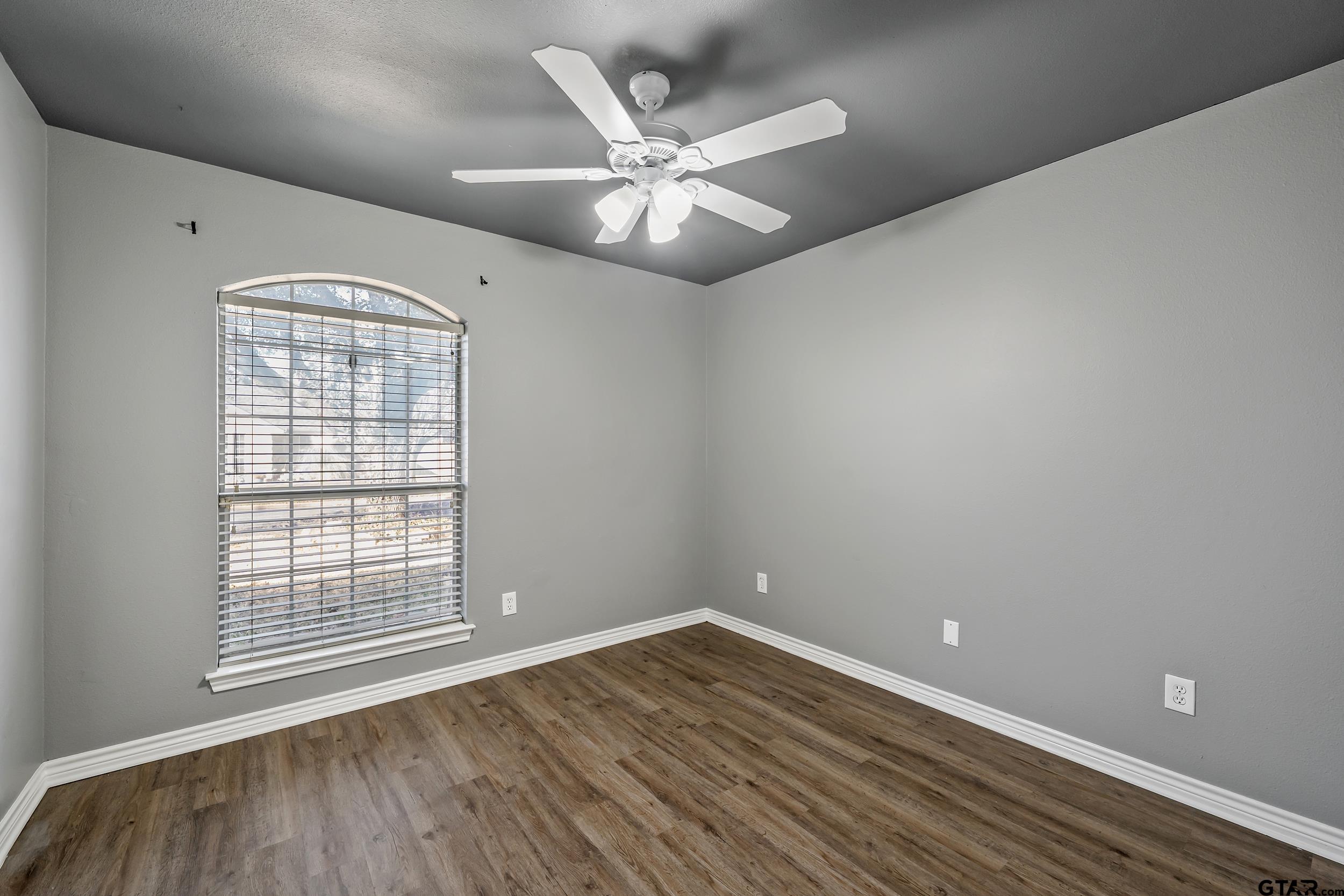 411 Amanda Ct