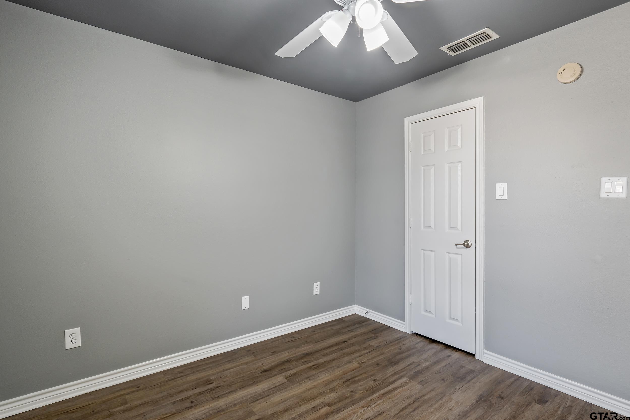 411 Amanda Ct