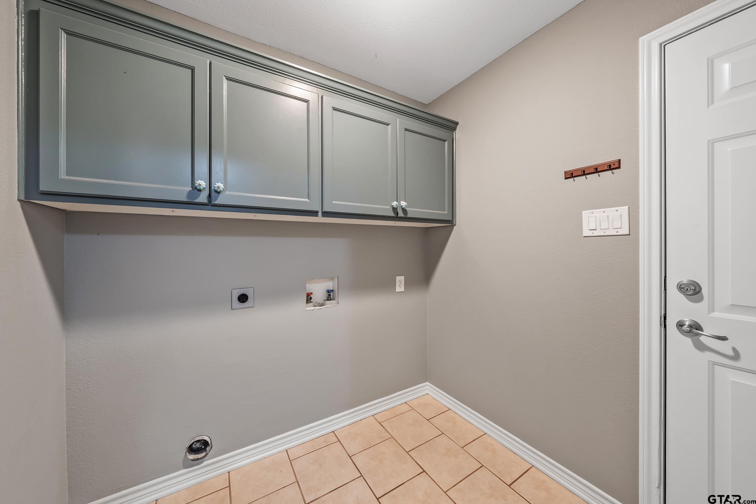 411 Amanda Ct