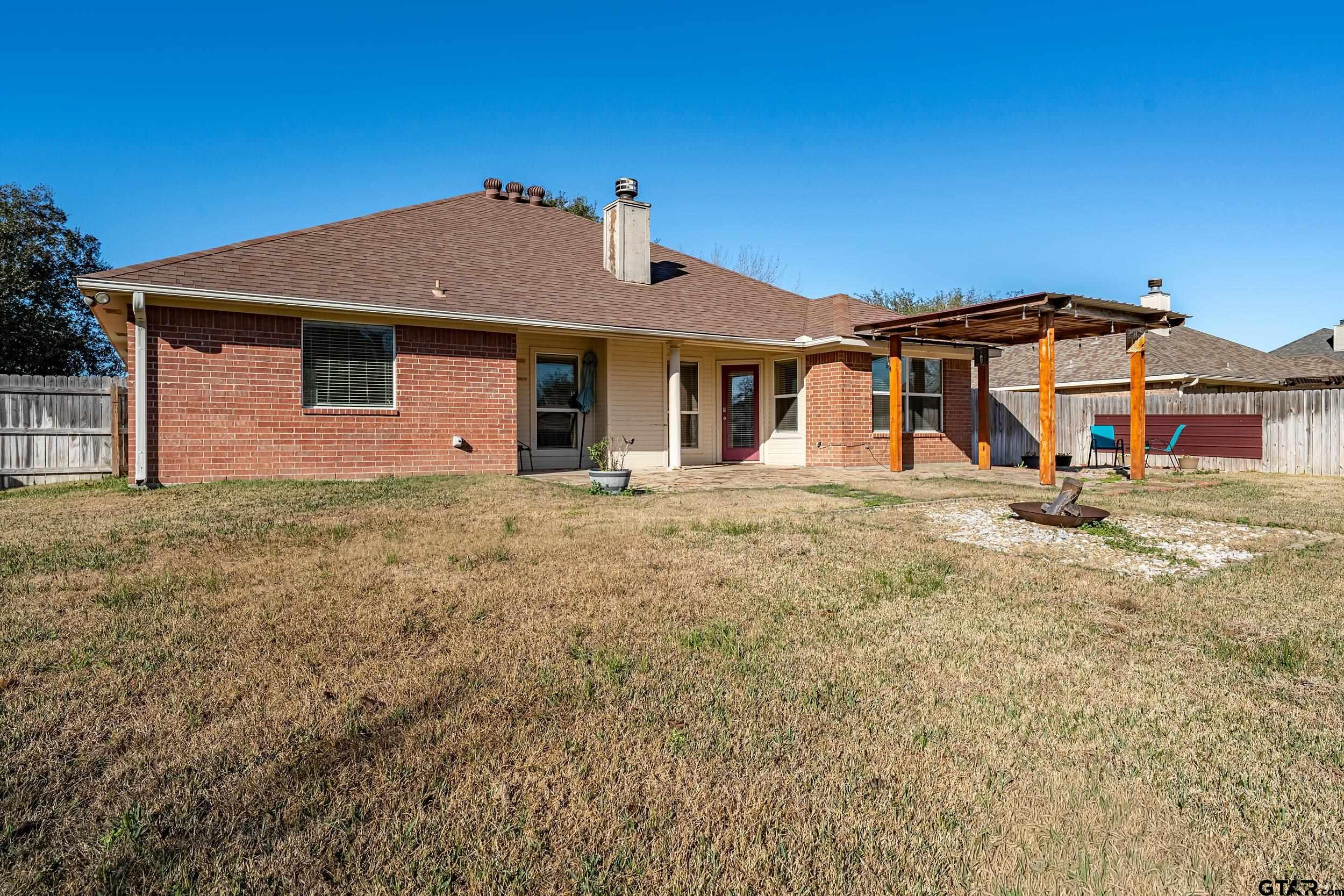 411 Amanda Ct