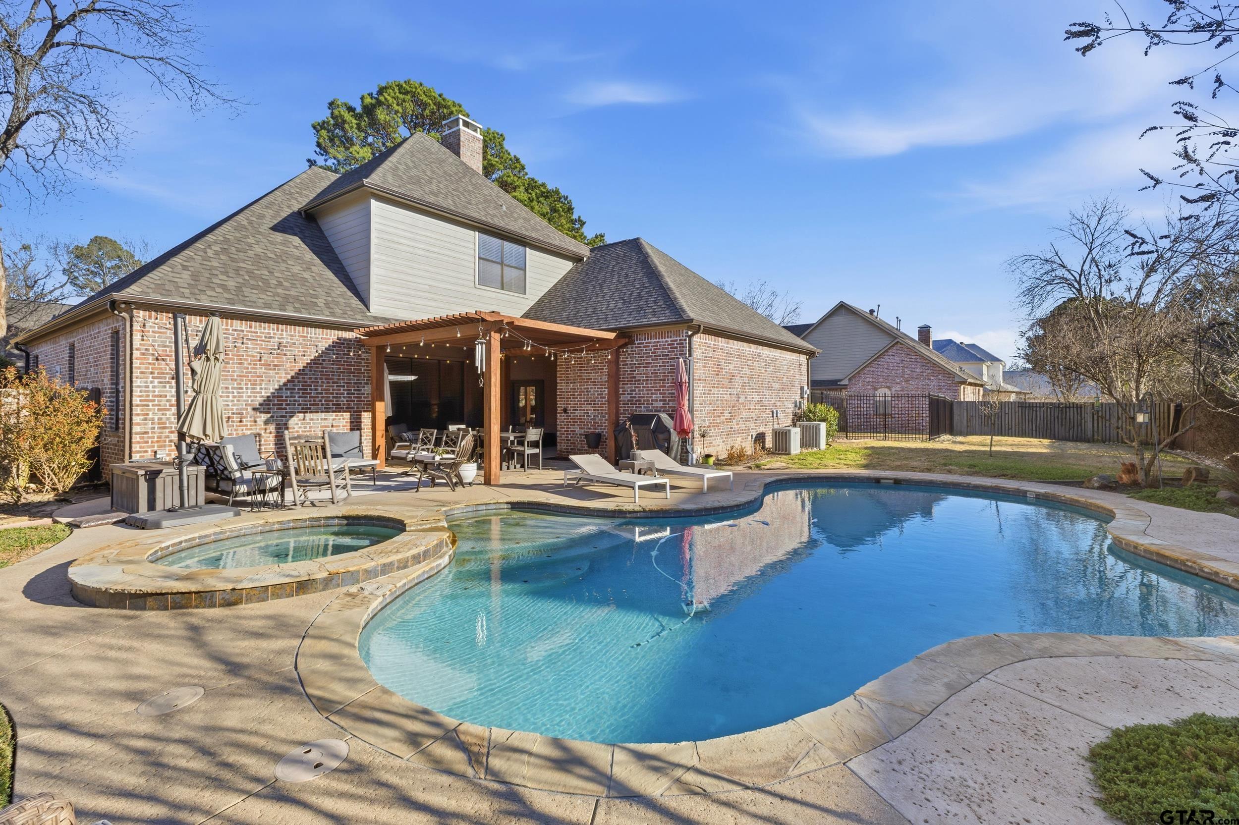 3727 Winding Way