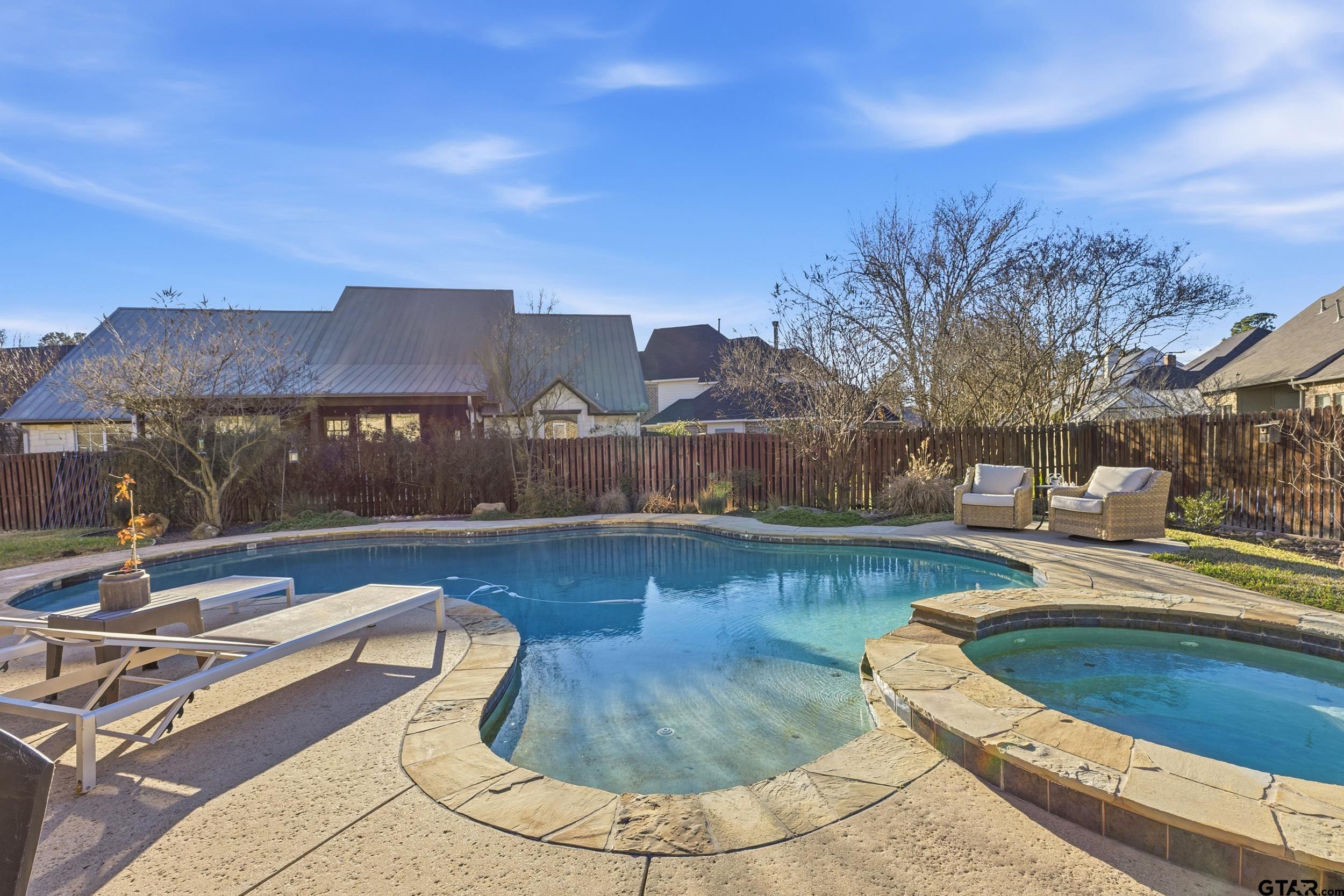 3727 Winding Way