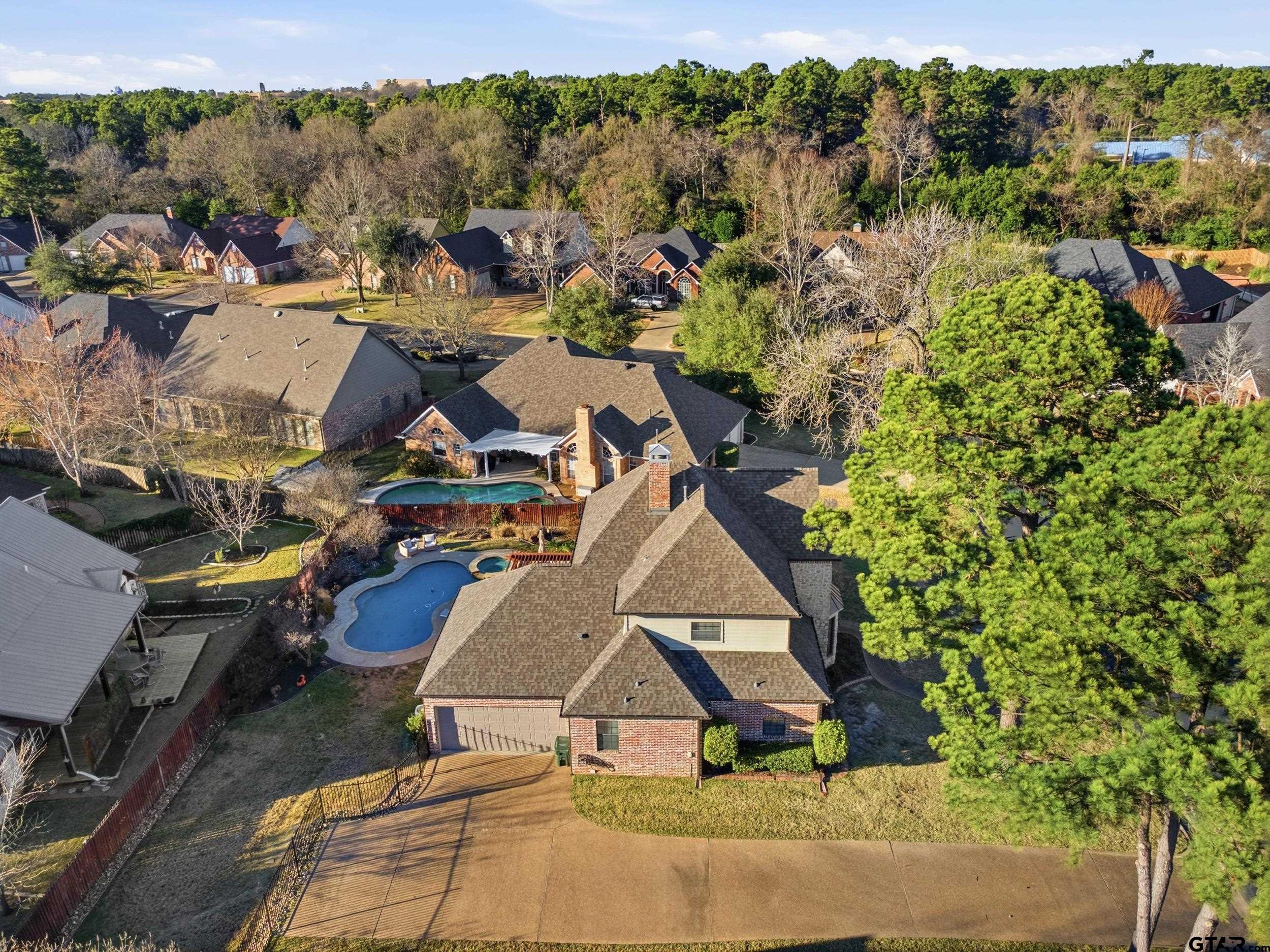 3727 Winding Way