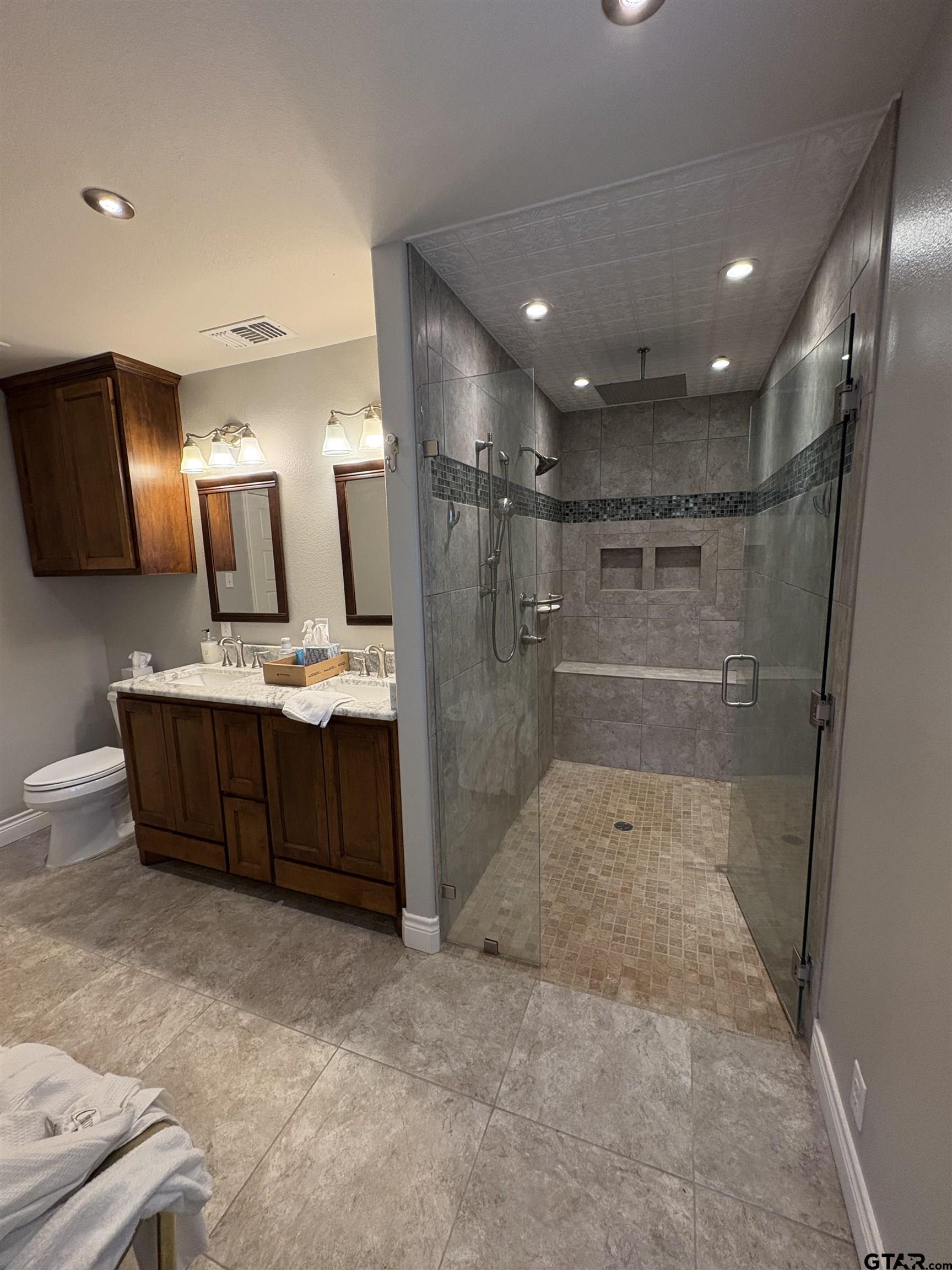 20480 Clearwater Circle