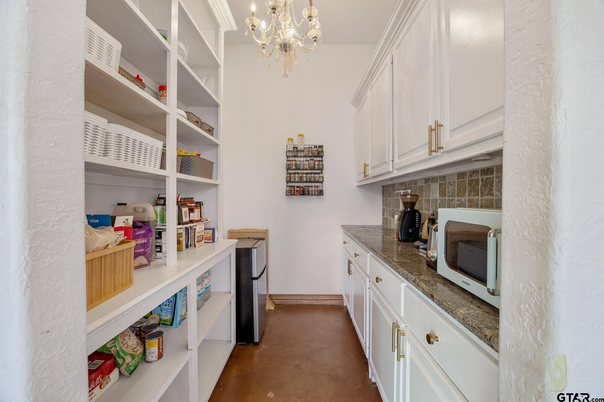 19275 County Road 3411