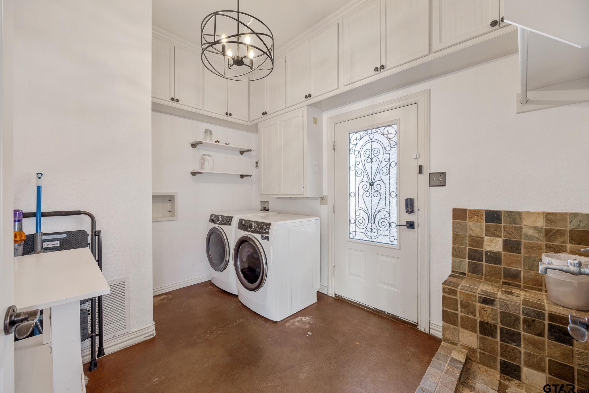 19275 County Road 3411