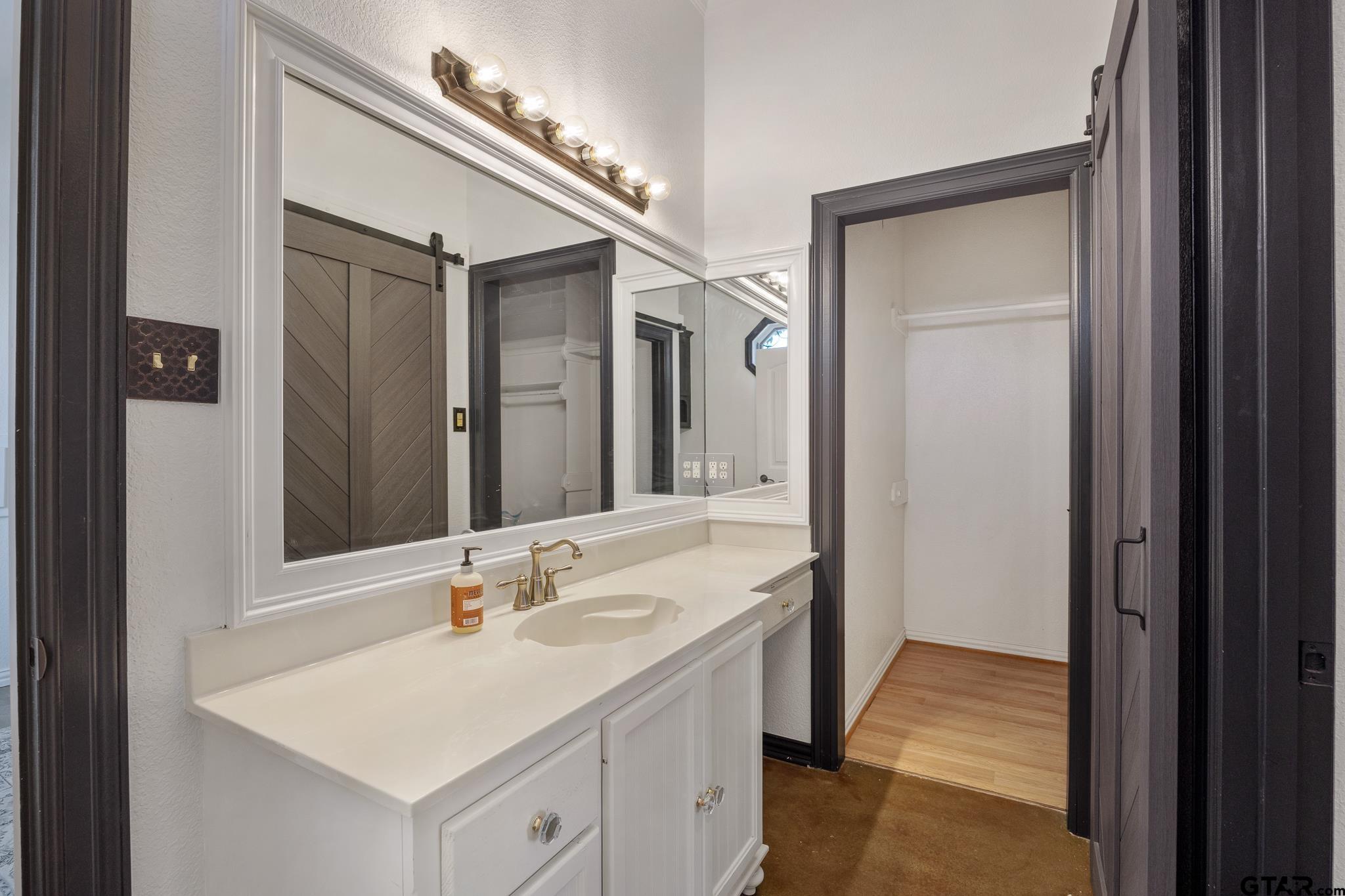 19275 County Road 3411