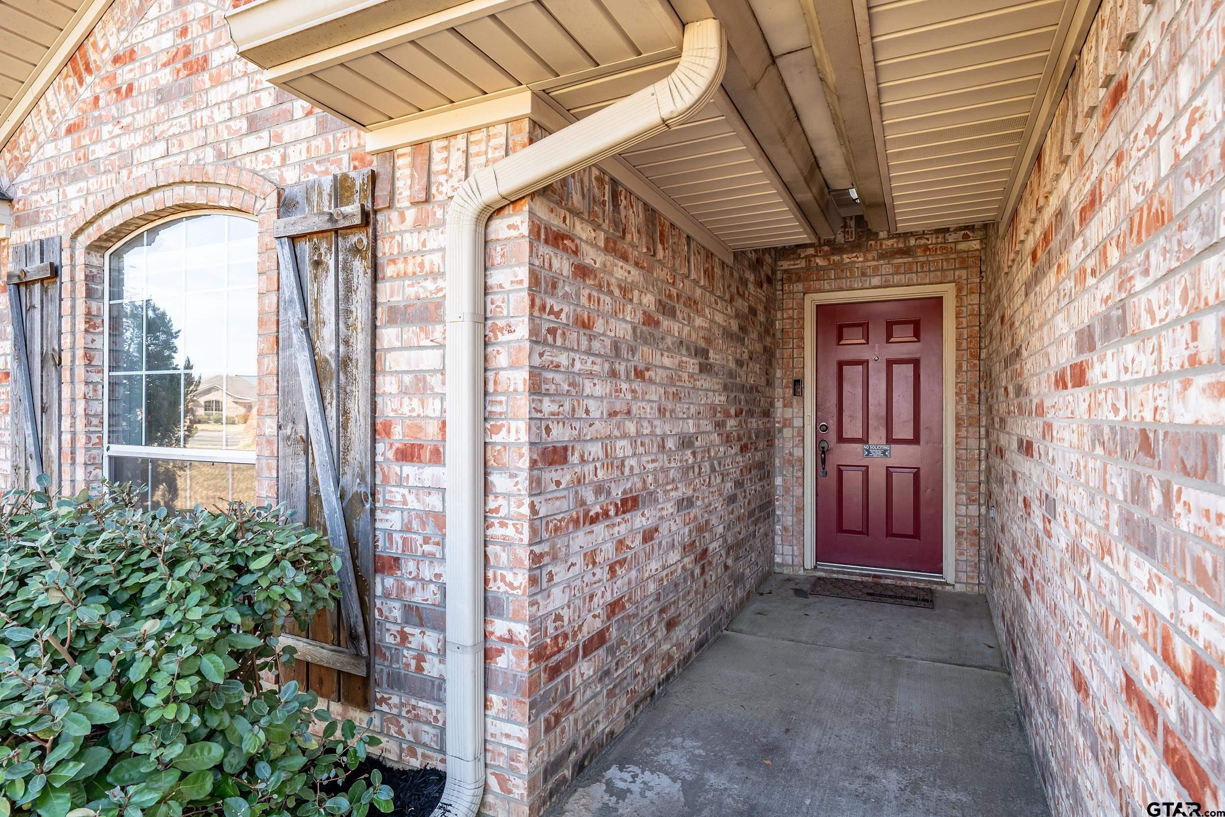 19541 Running West Dr