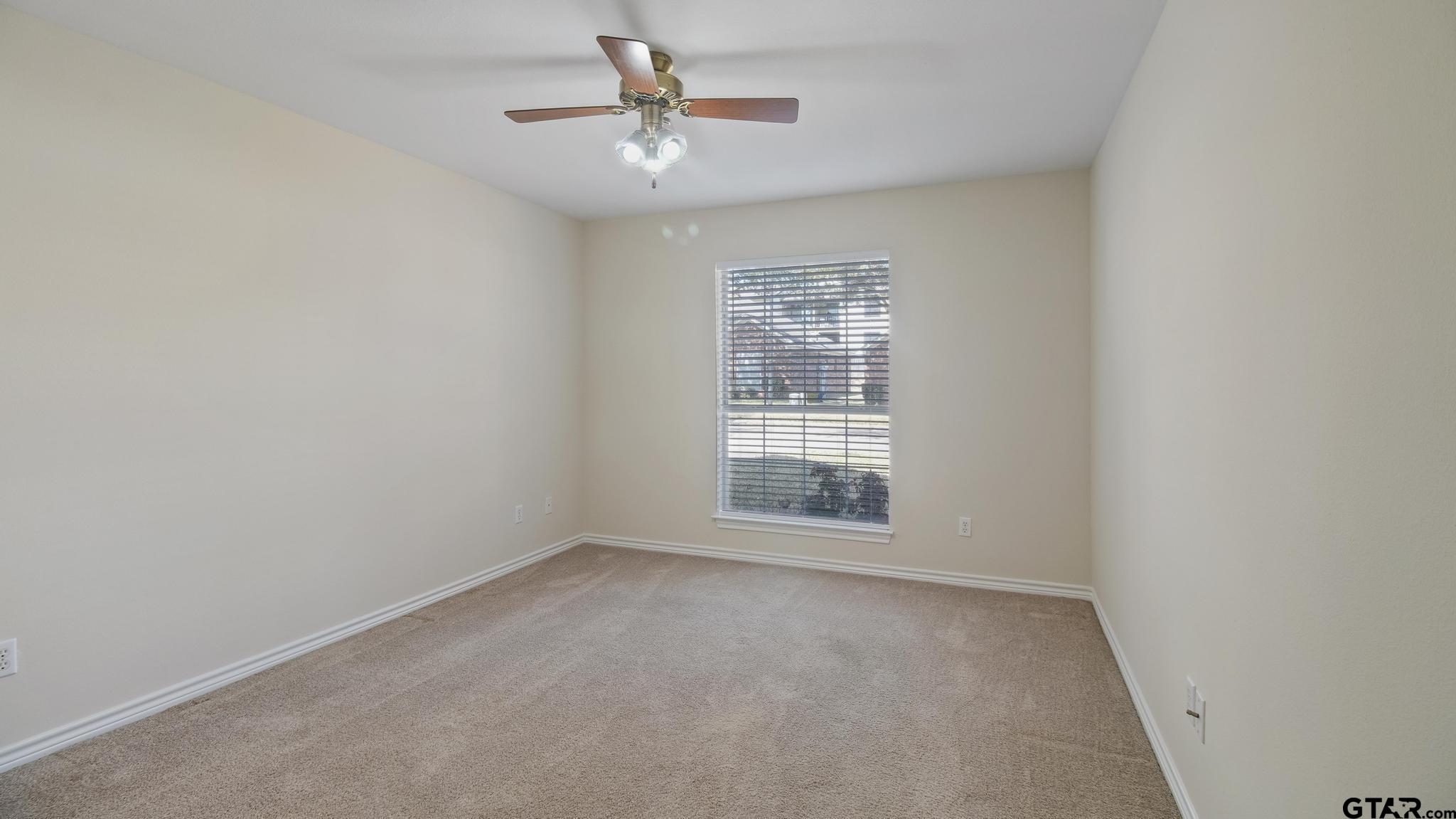 5401 Hollytree Dr #602