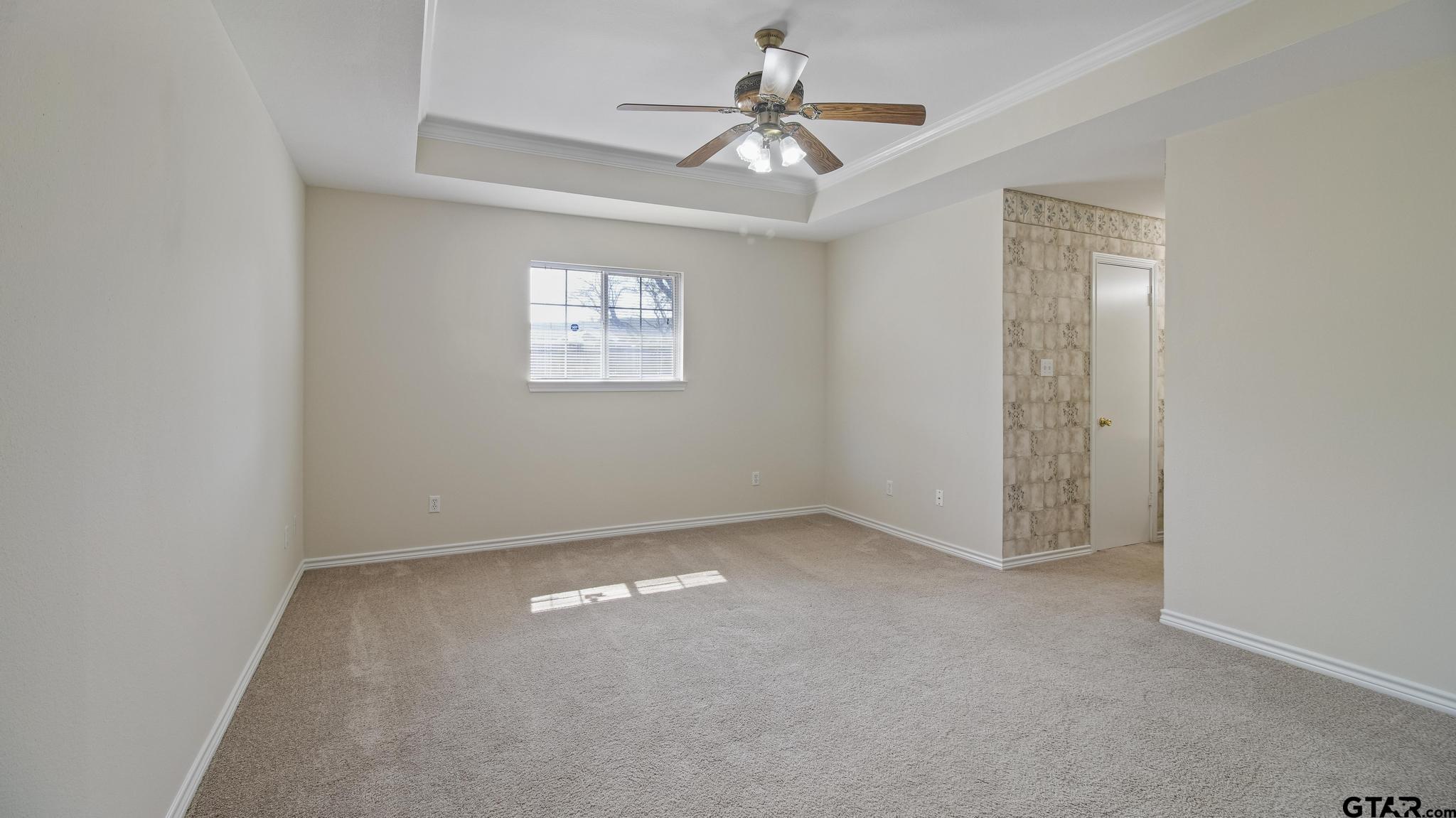 5401 Hollytree Dr #602