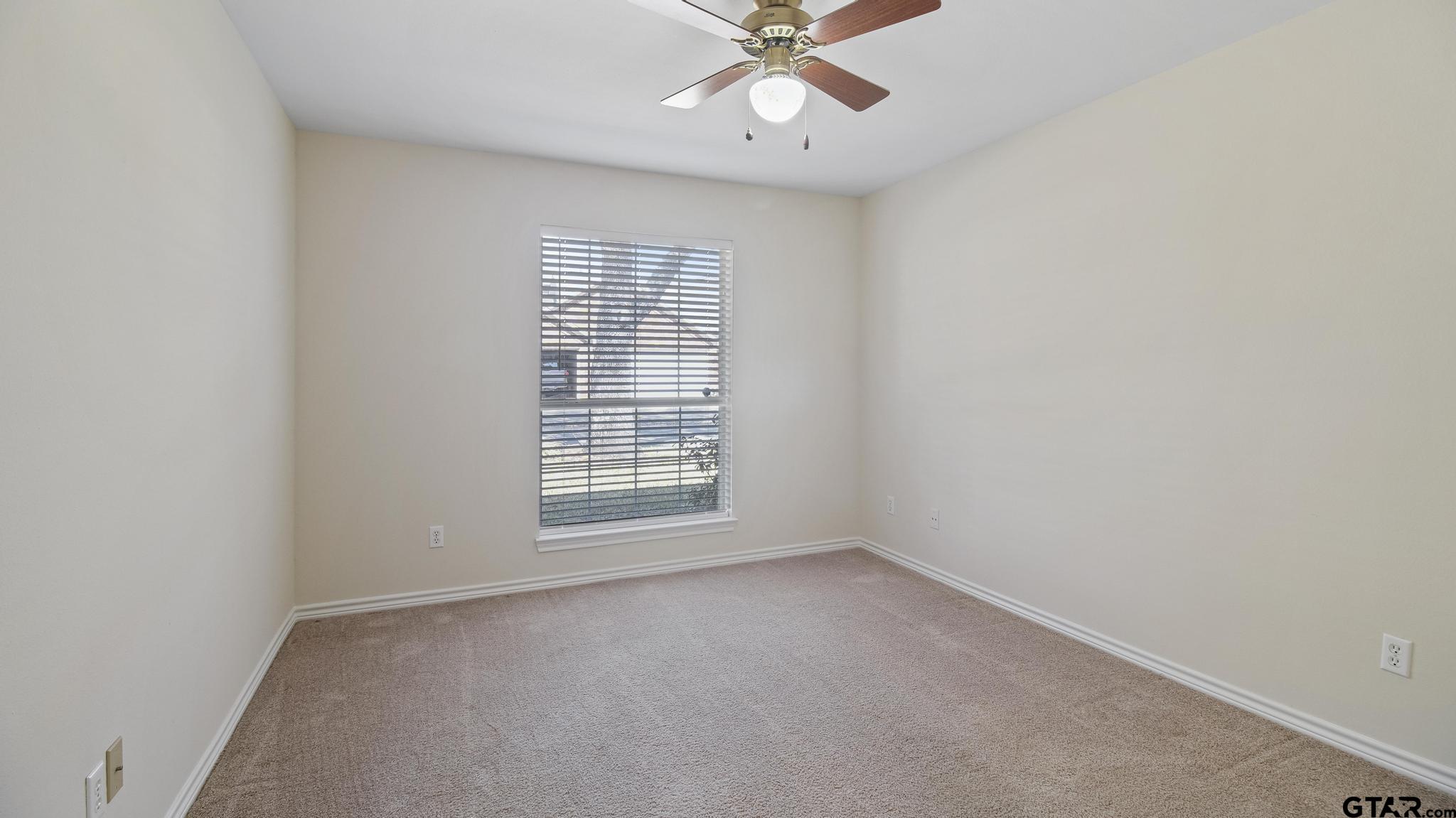 5401 Hollytree Dr #602