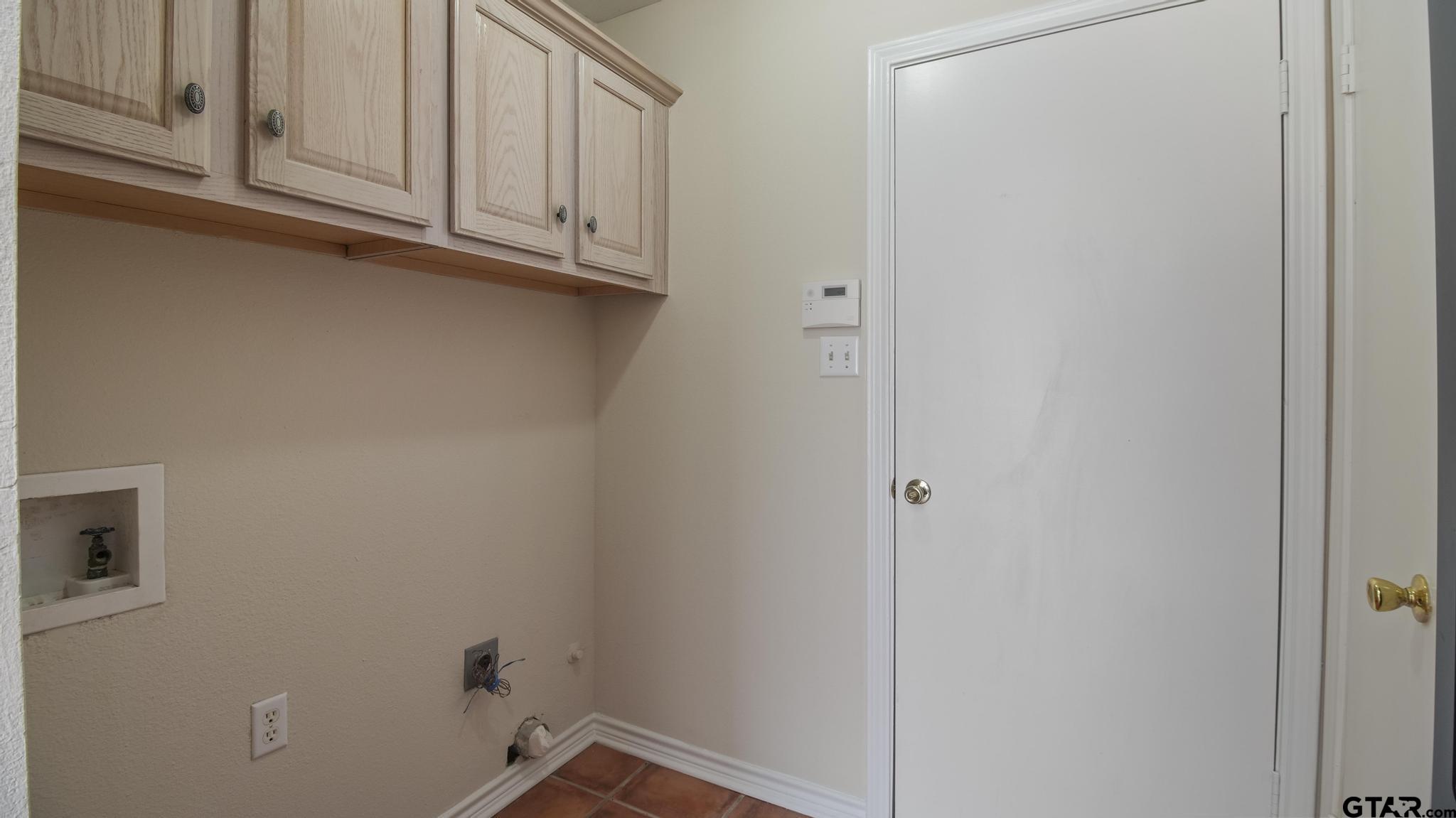 5401 Hollytree Dr #602