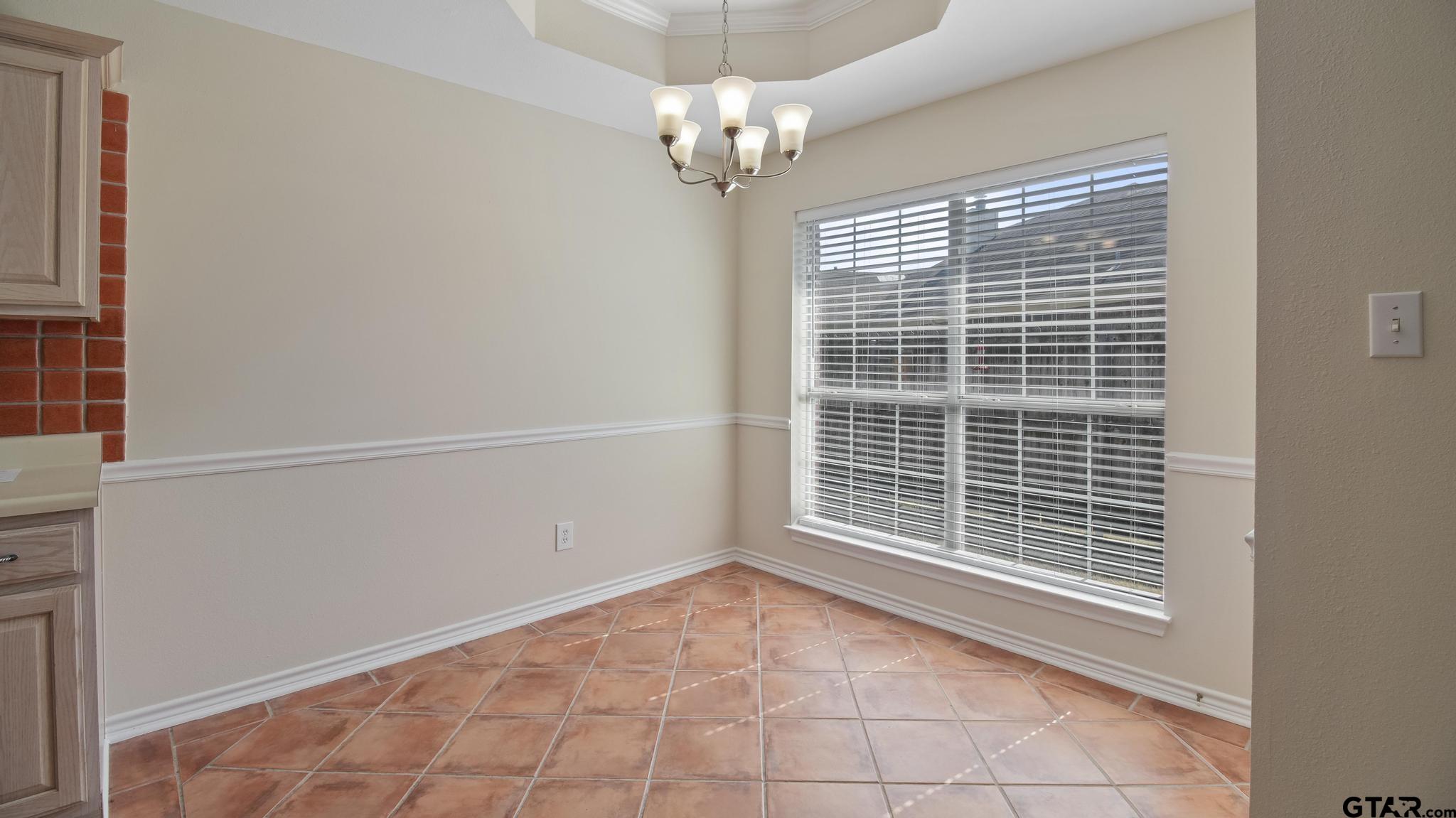 5401 Hollytree Dr #602