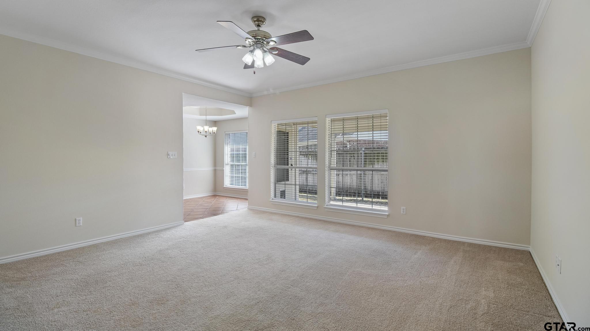 5401 Hollytree Dr #602