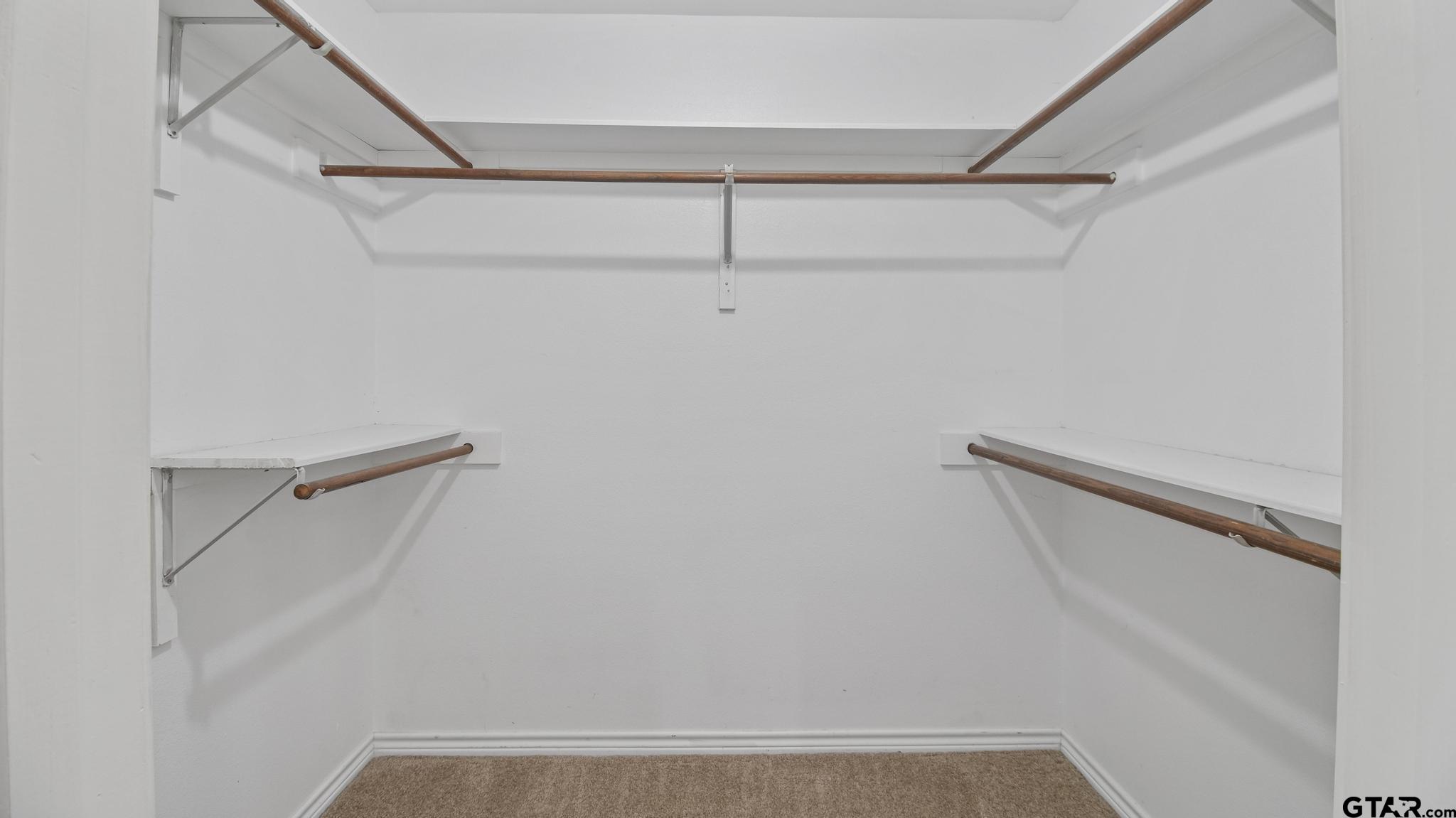 5401 Hollytree Dr #602