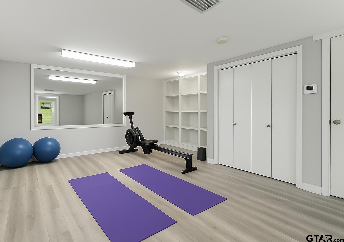 1639 Tanglewood Dr E.