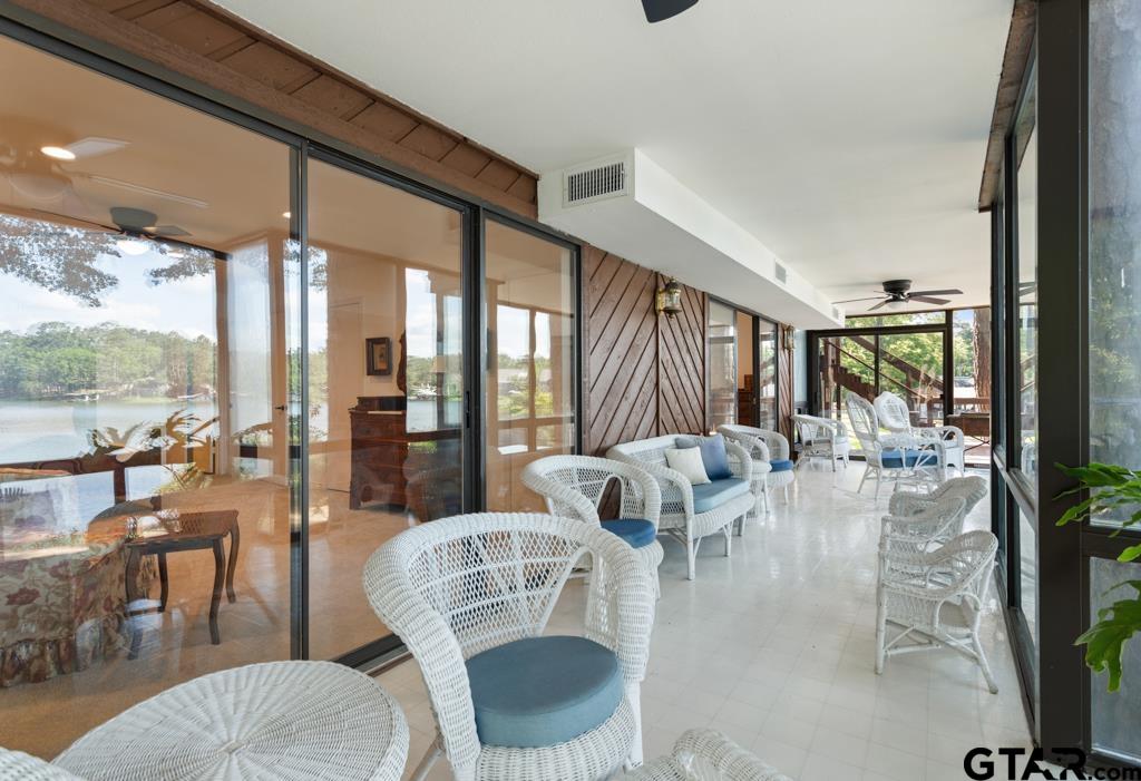 1639 Tanglewood Dr E.