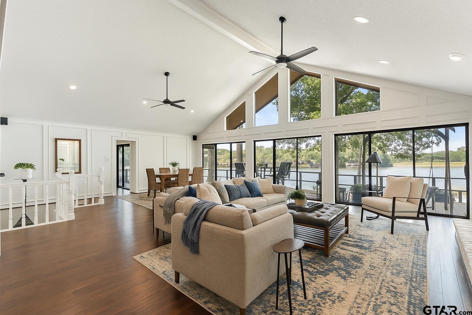 1639 Tanglewood Dr E.