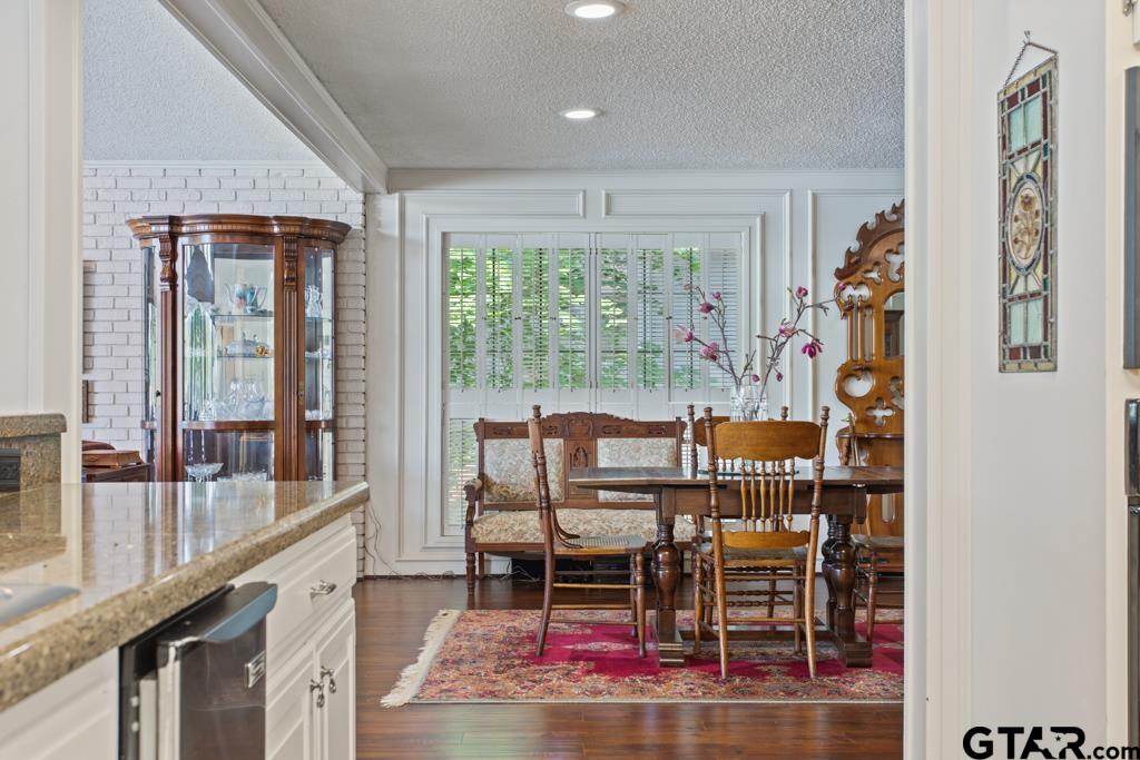 1639 Tanglewood Dr E.