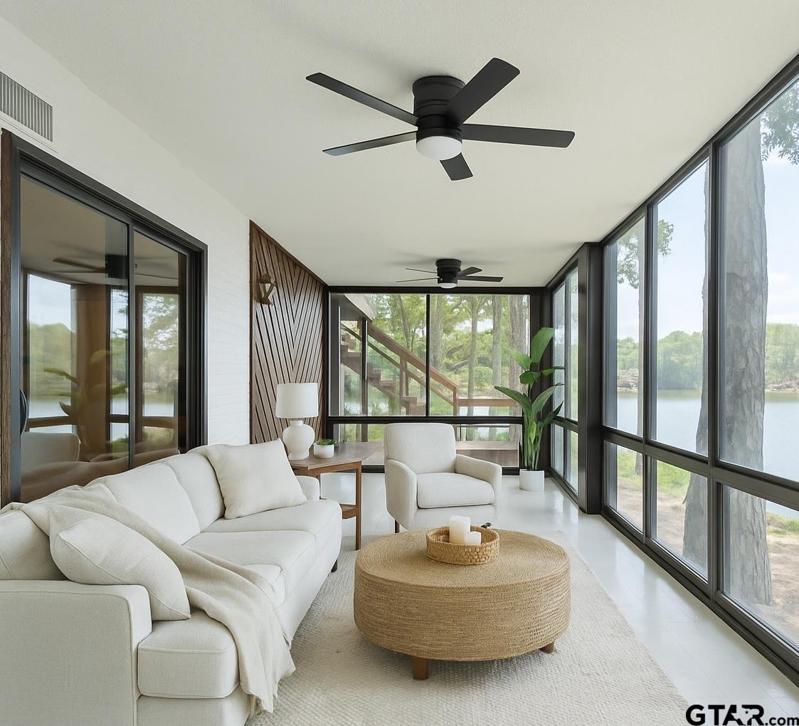 1639 Tanglewood Dr E.