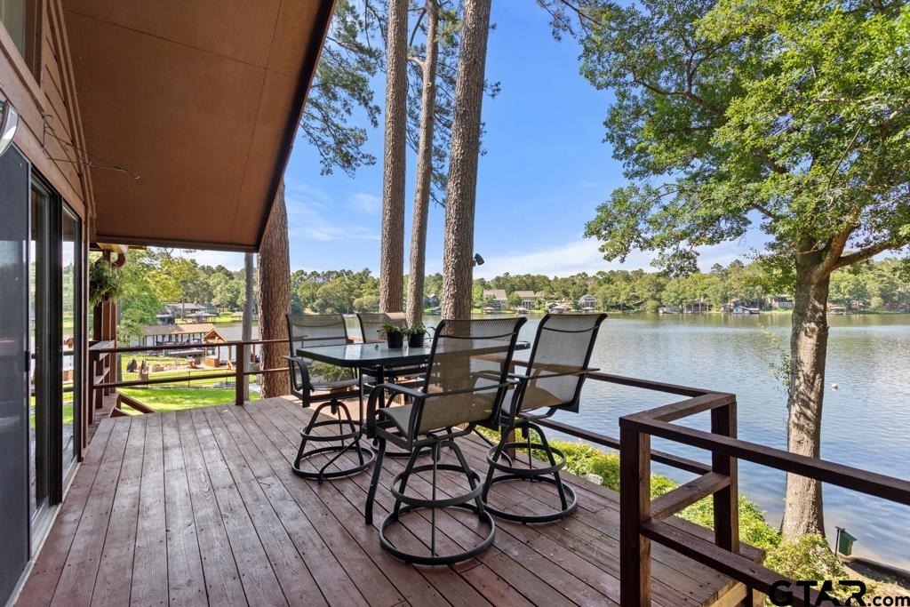 1639 Tanglewood Dr E.