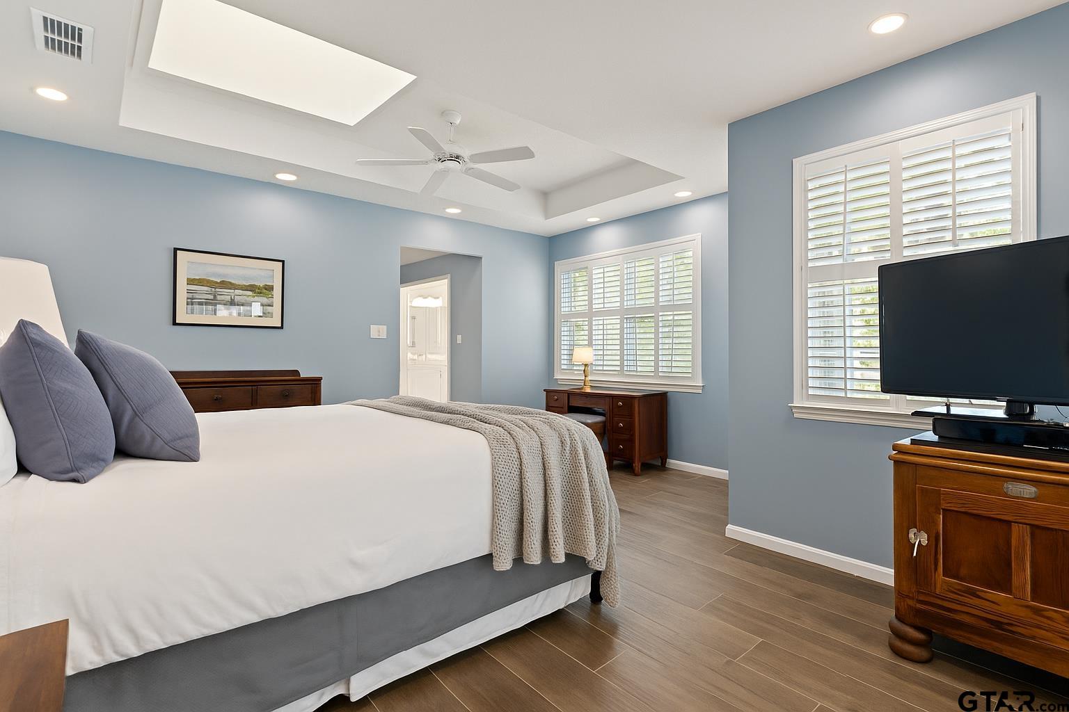 1639 Tanglewood Dr E.