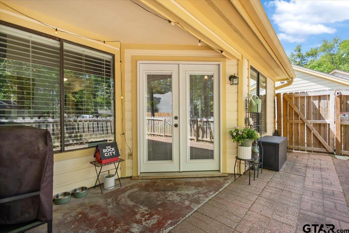 5717 Eaglewood Circle