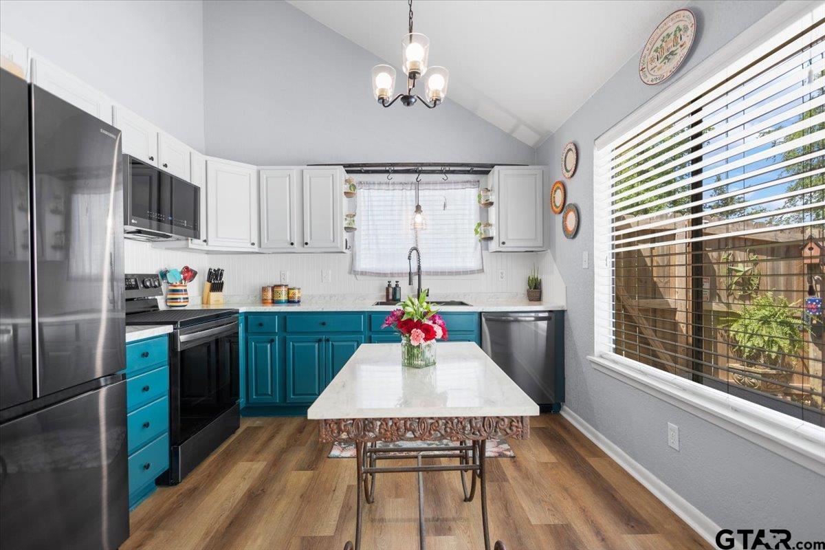 5717 Eaglewood Circle