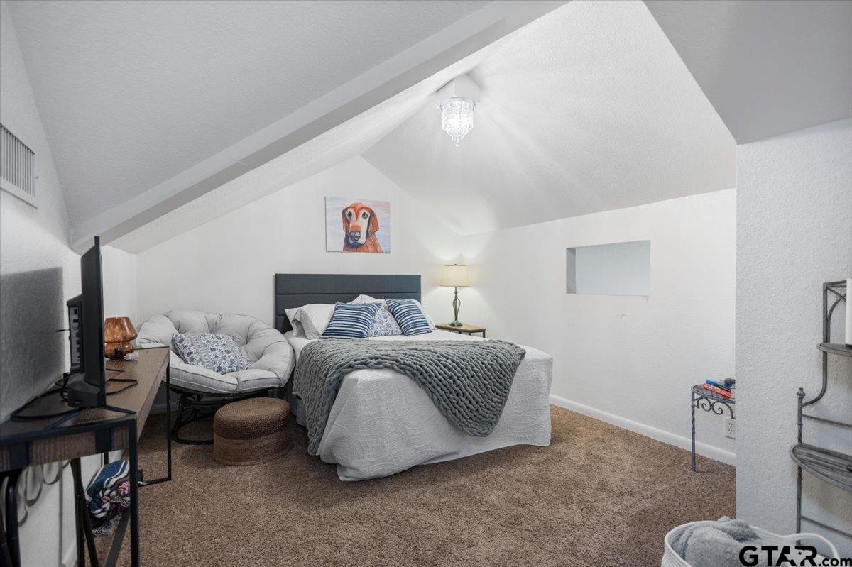 5717 Eaglewood Circle