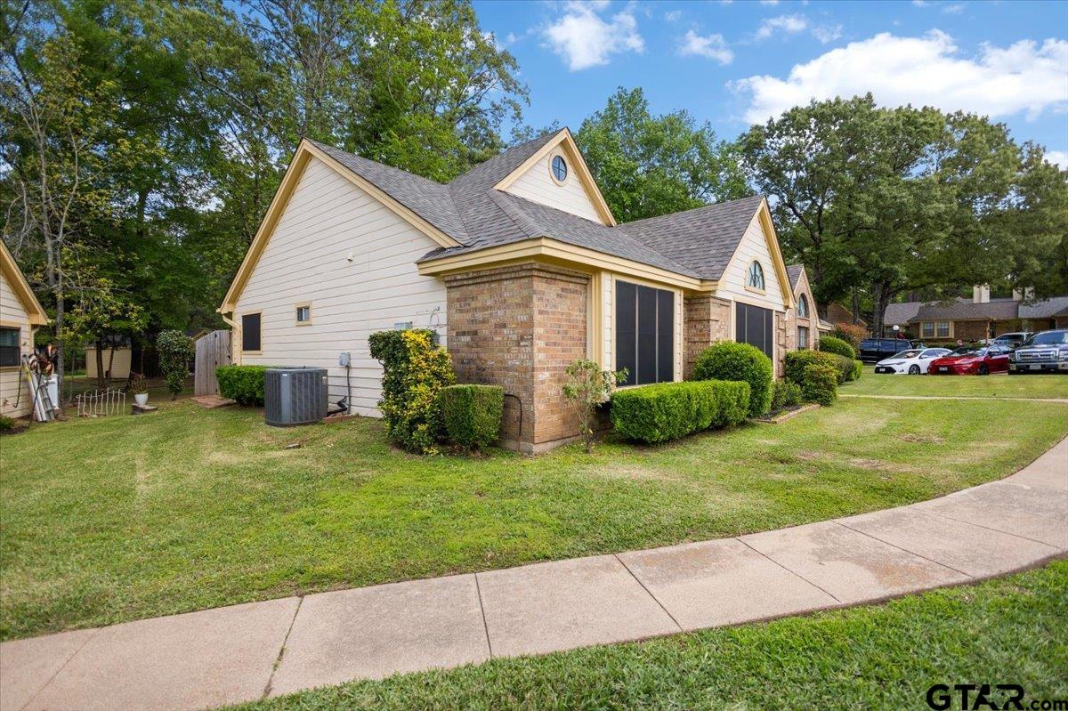 5717 Eaglewood Circle