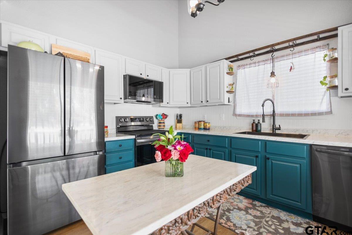 5717 Eaglewood Circle