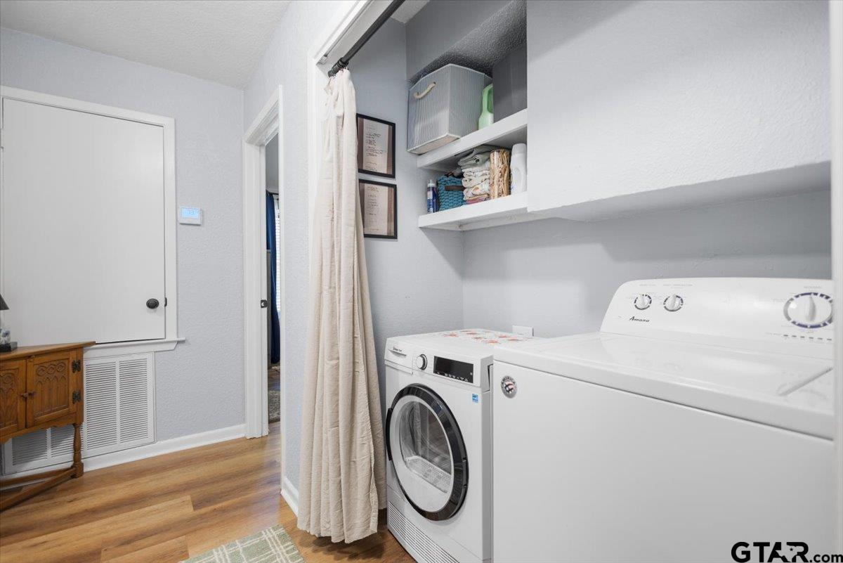 5717 Eaglewood Circle