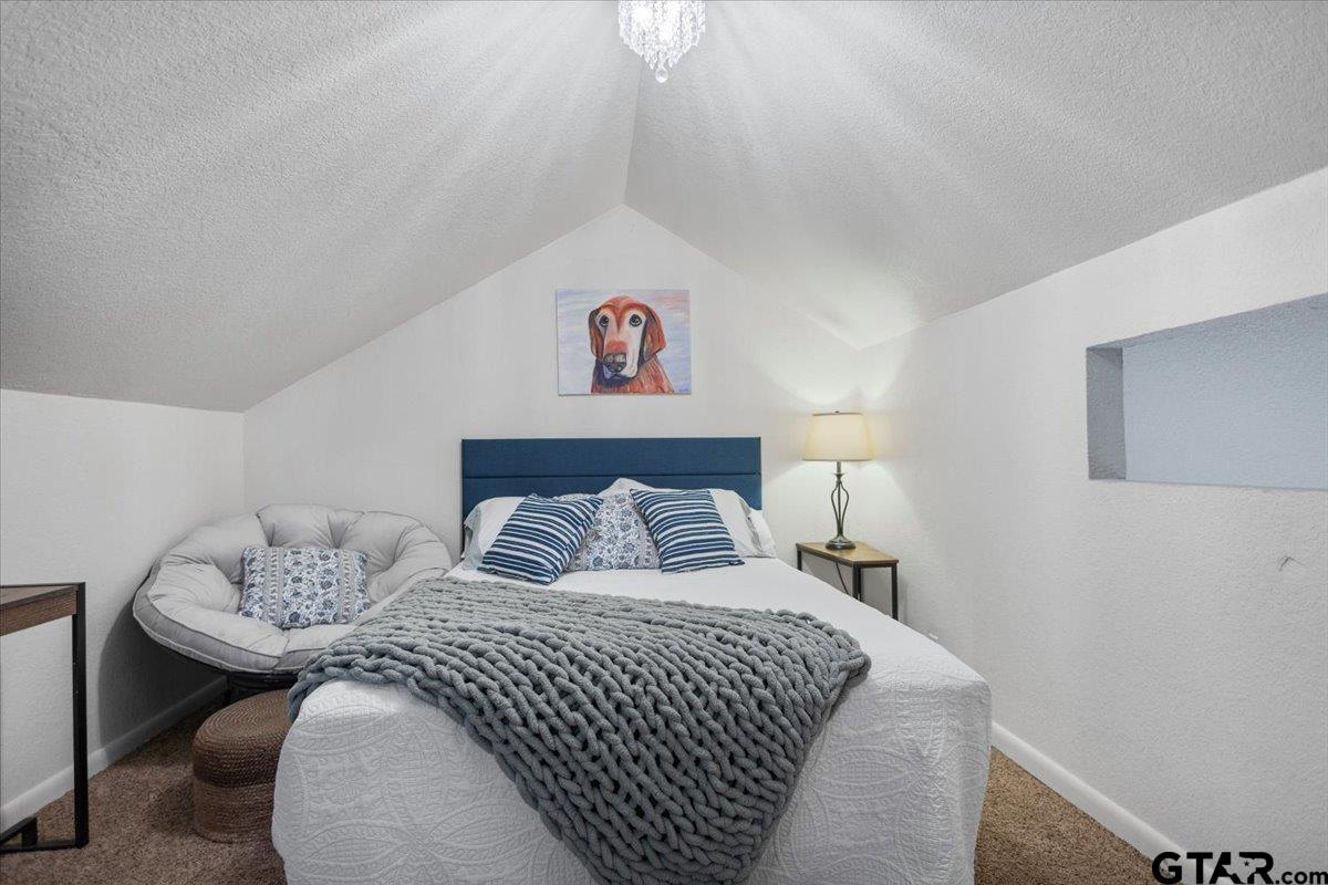 5717 Eaglewood Circle