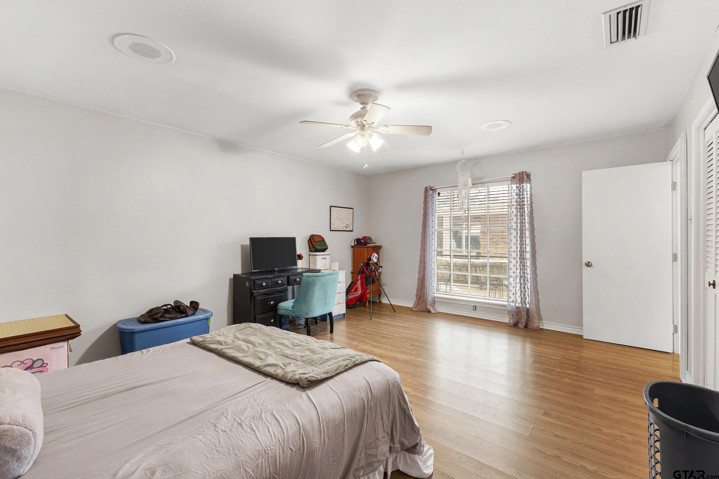 1302 W Sabine St.