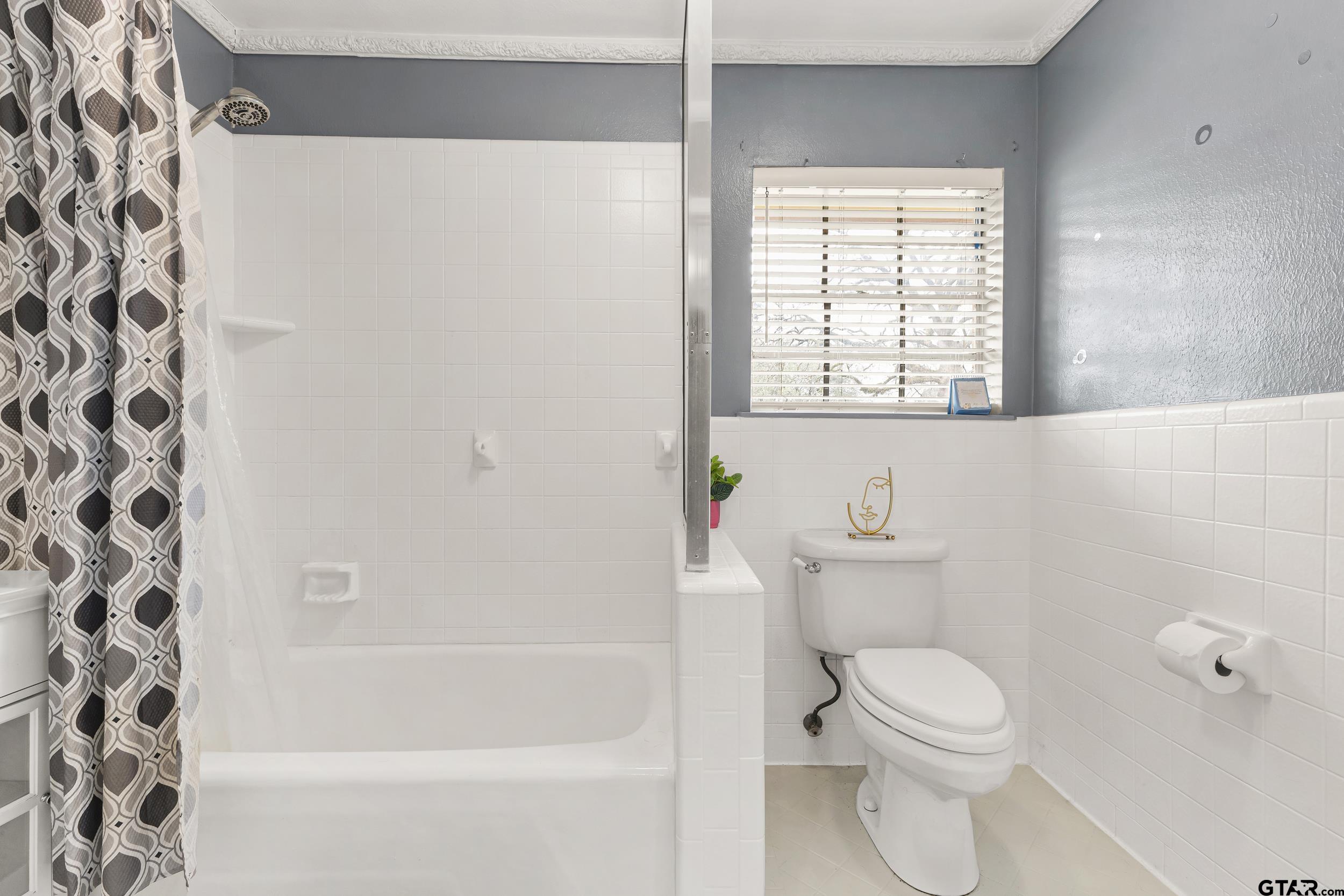 1302 W Sabine St.