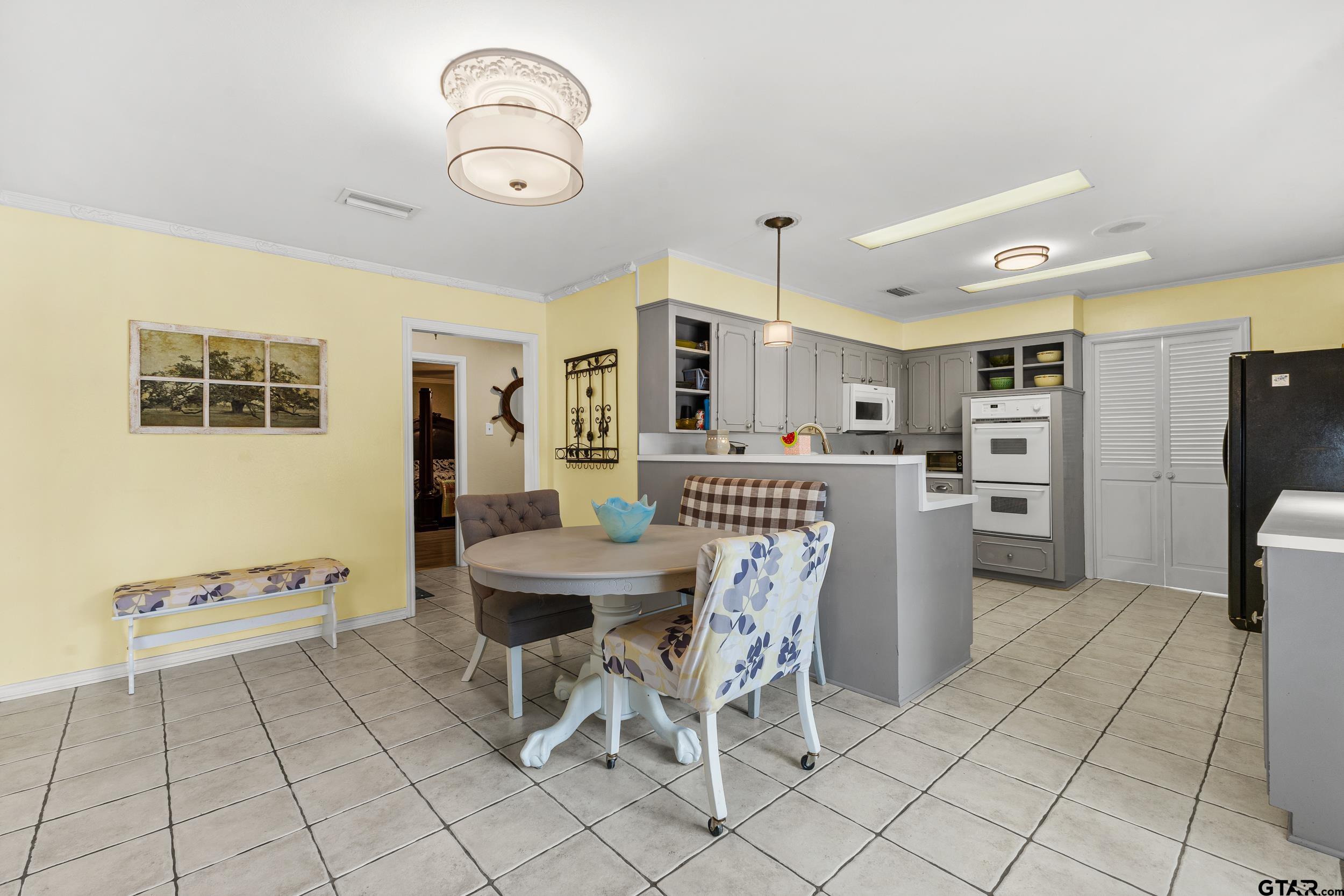 1302 W Sabine St.