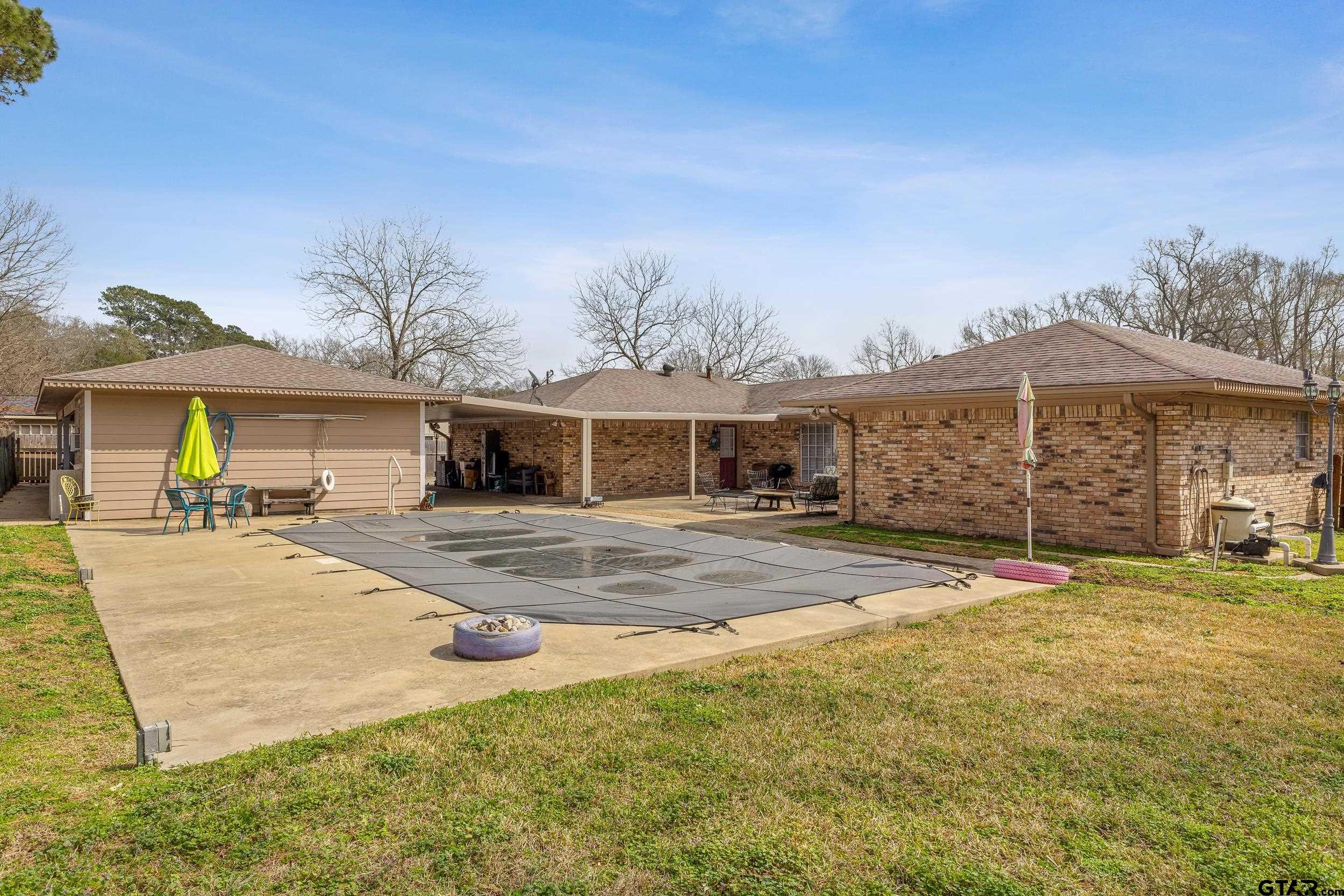 1302 W Sabine St.