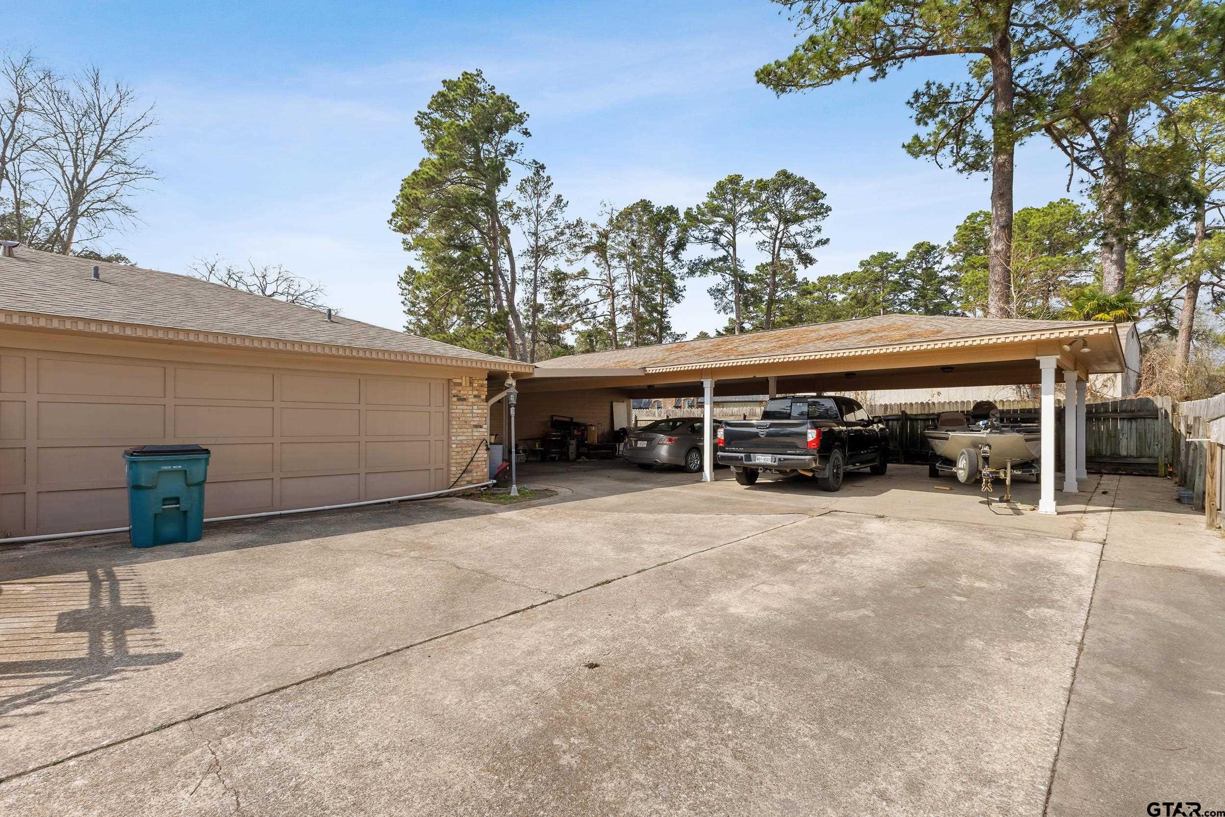 1302 W Sabine St.