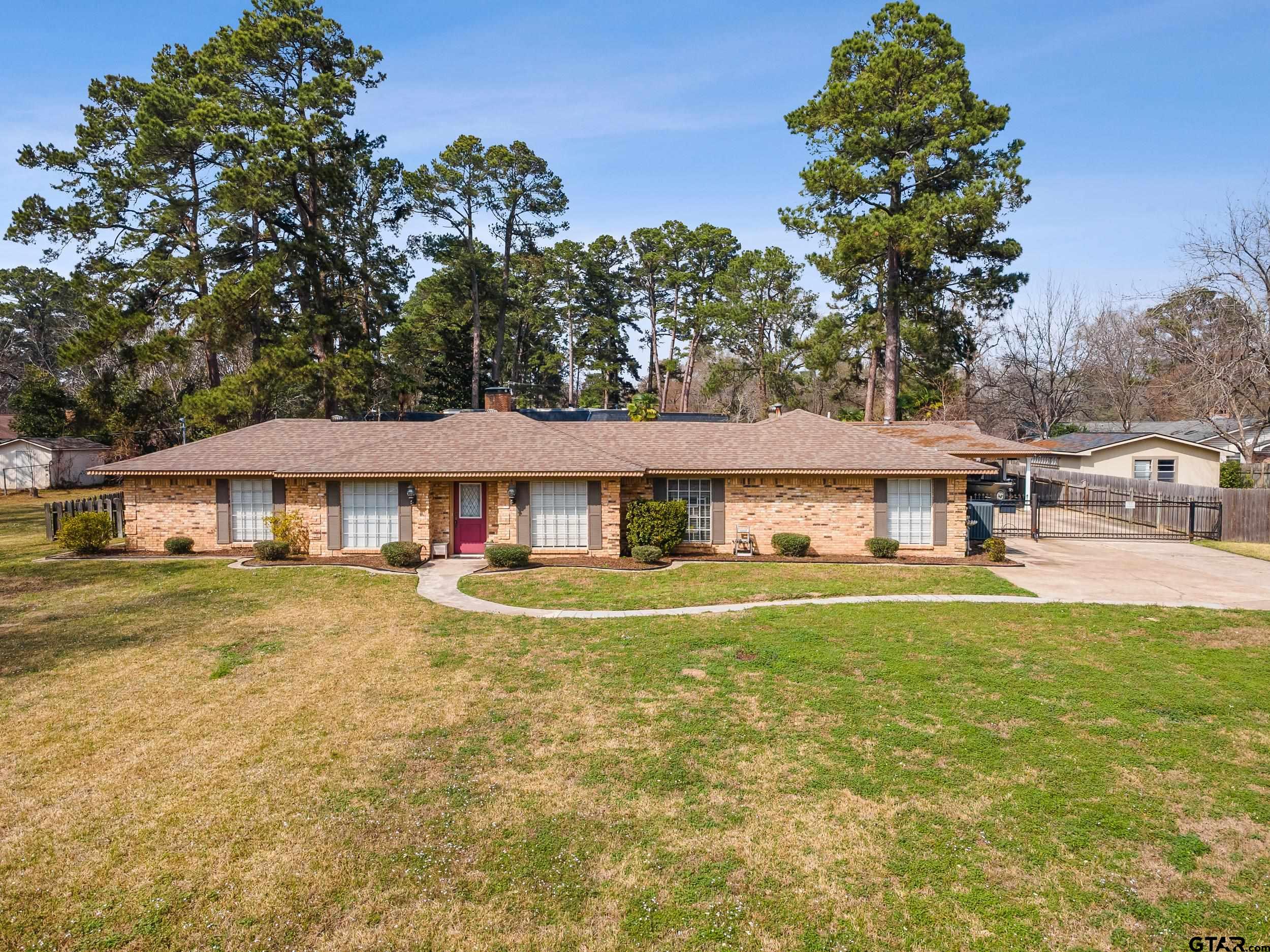 1302 W Sabine St.