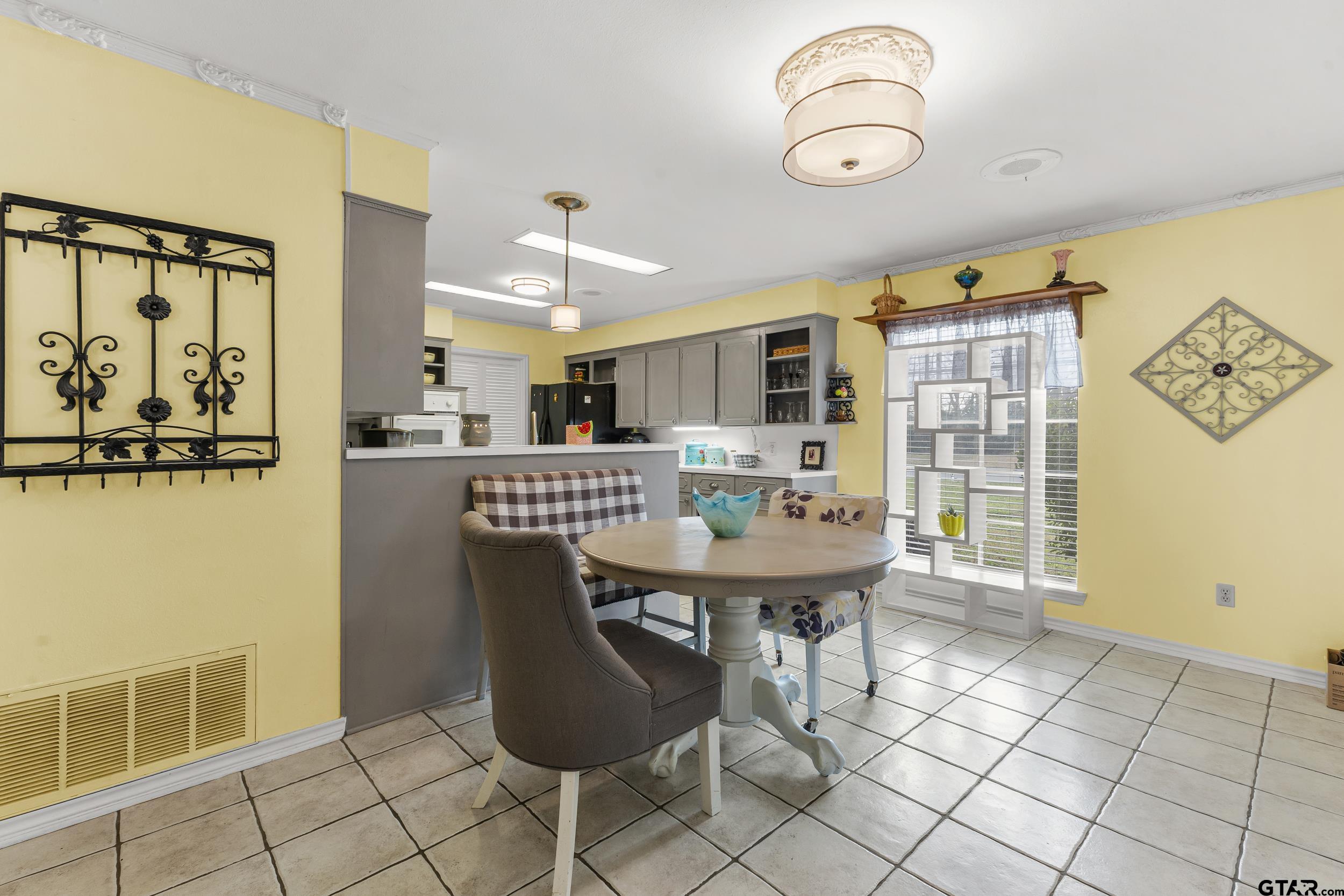 1302 W Sabine St.