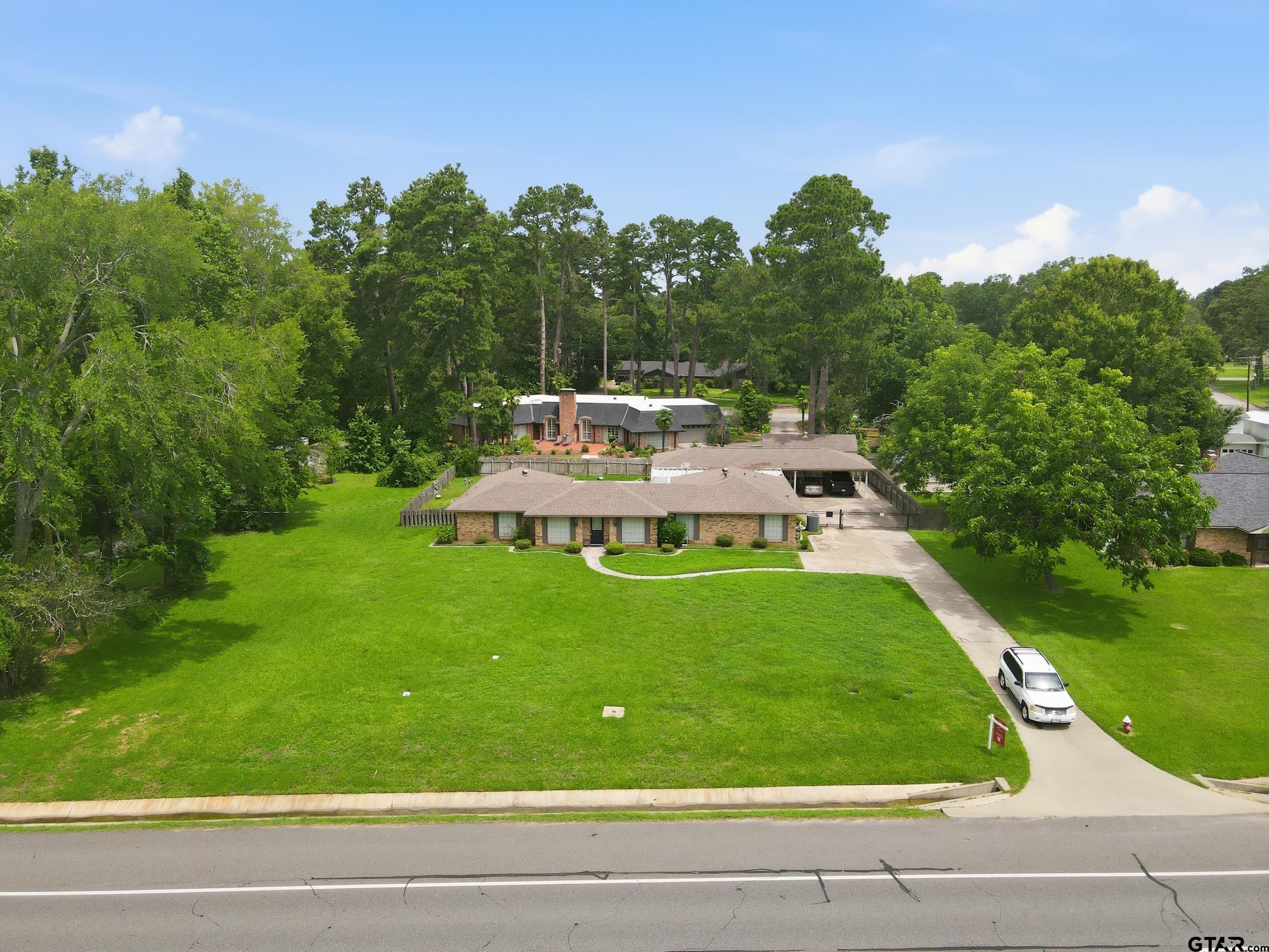 1302 W Sabine St.