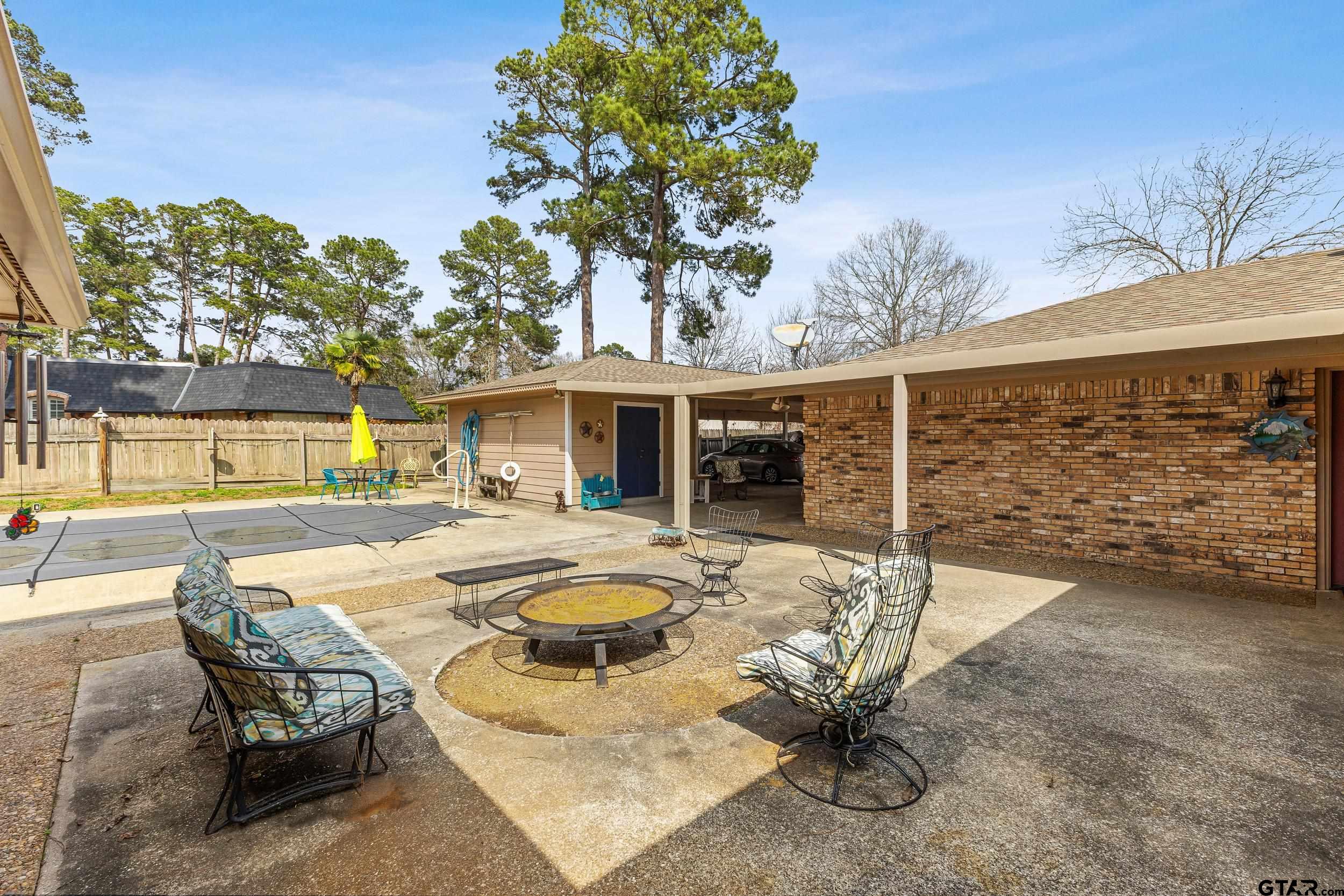 1302 W Sabine St.