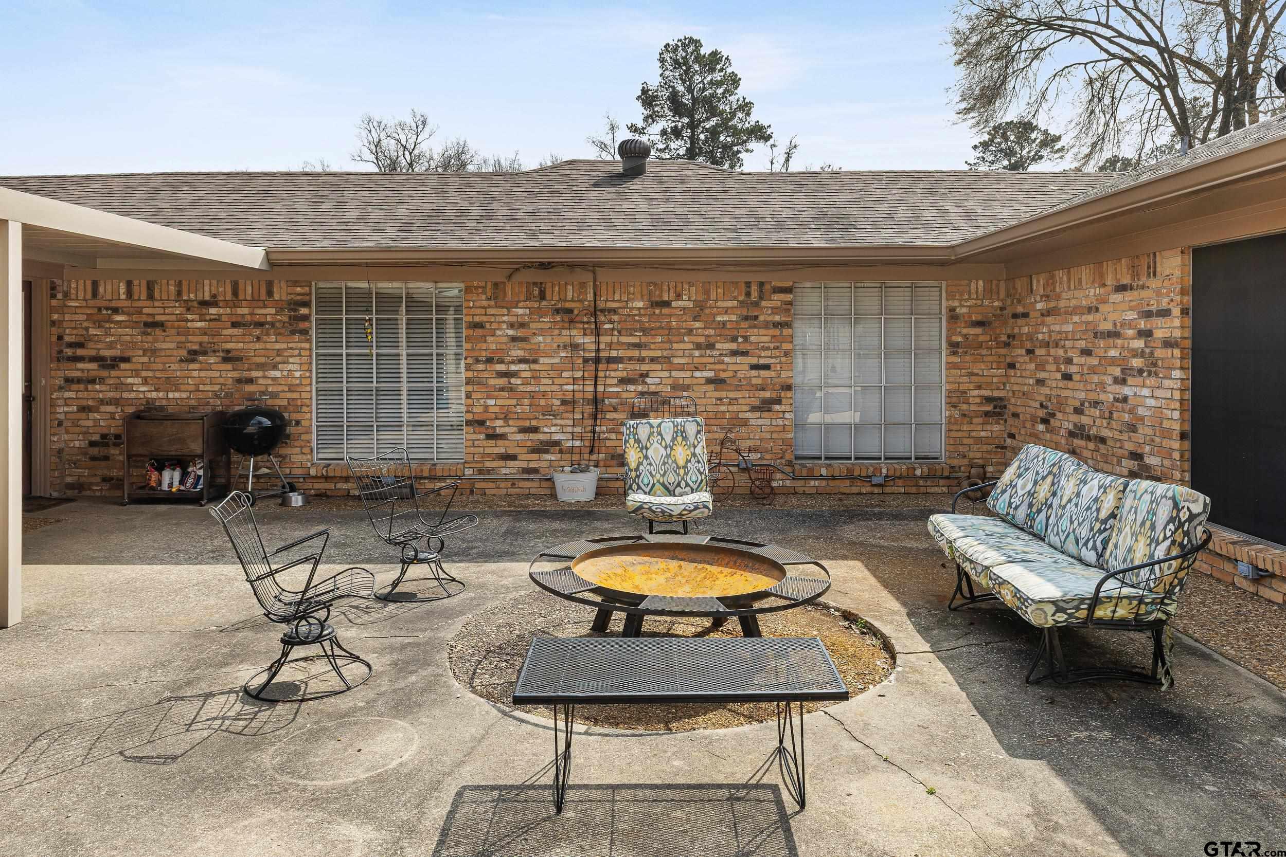 1302 W Sabine St.